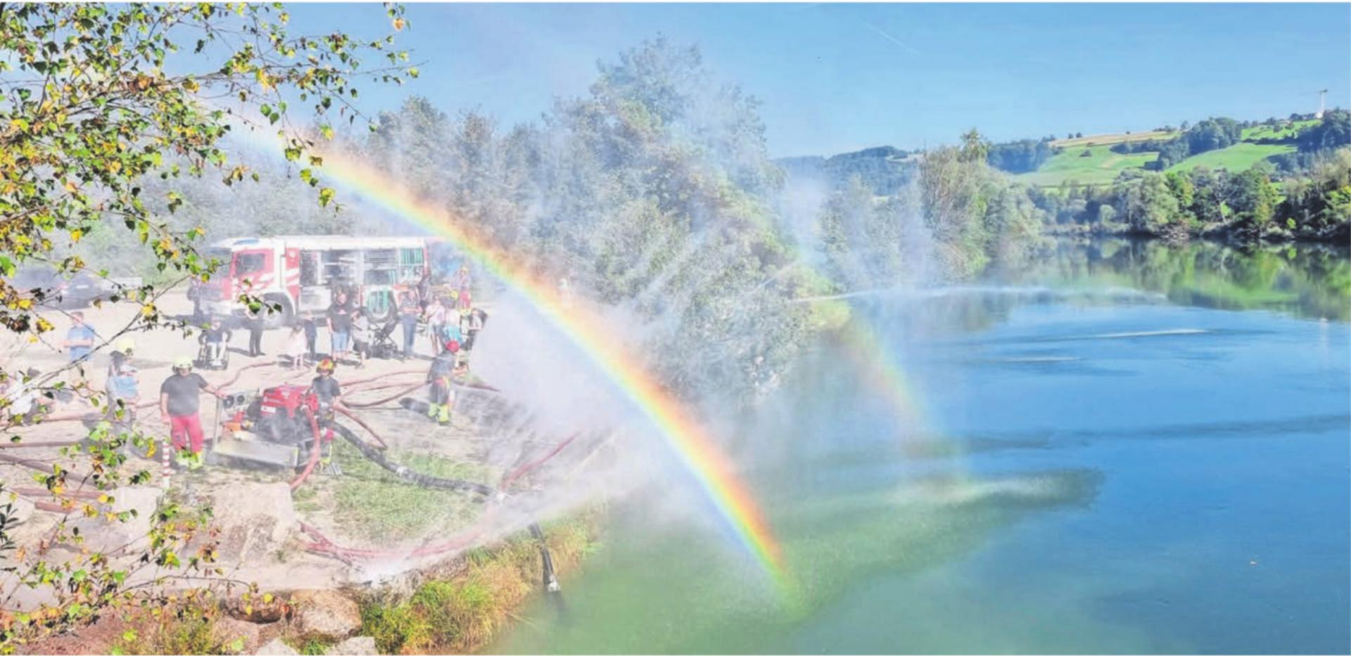 Für einmal wurden die Leitungen zum Spass der Besucher und für gute Fotosujets ausgelegt. Denn Wasser gabs genug zum Spritzen. Bilder. Verena Anna Wigger - Das Bild wird blockiert. – Möglicherweise durch einen aktiven Adblocker.