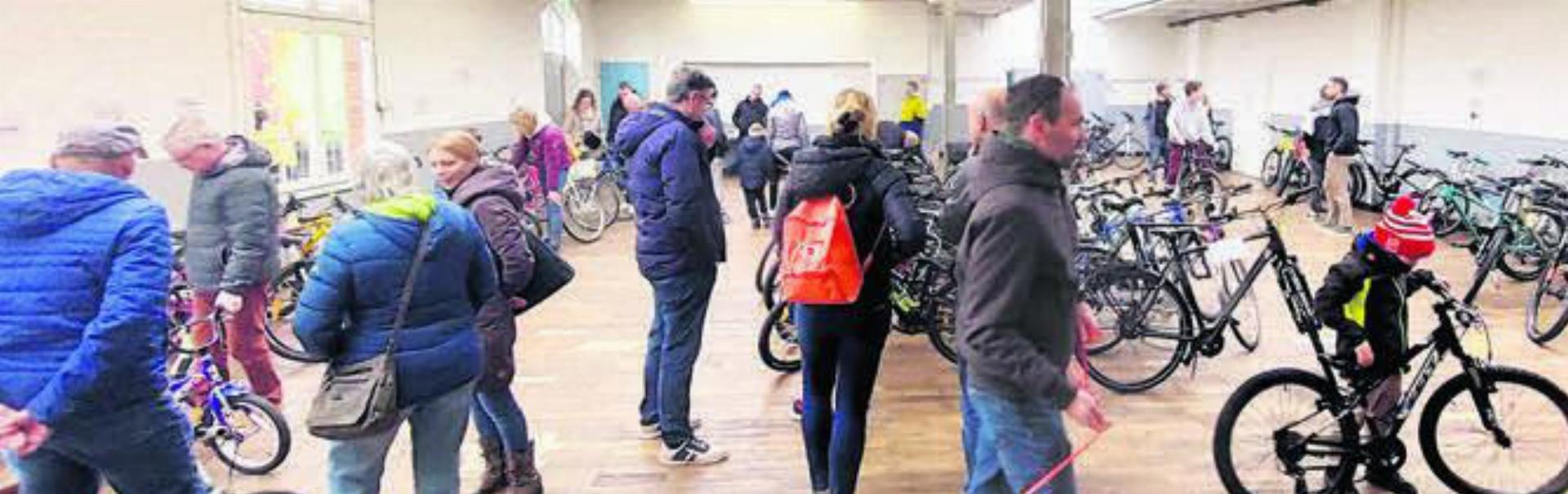 Die Velobörse der Jugendarbeit erfreut sich grosser Beliebtheit. Bild: zg