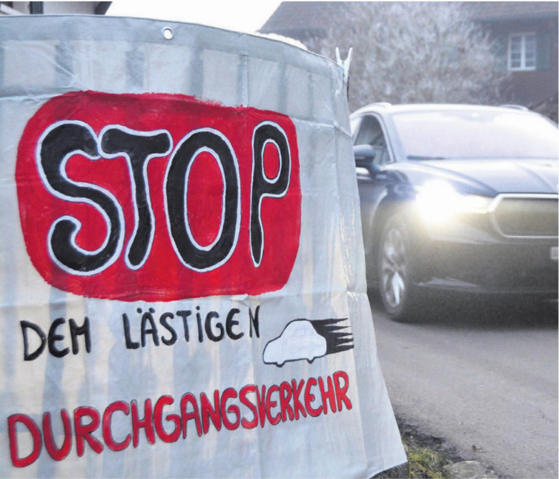 Der Durchgangsverkehr im Weiler Hasli sorgt für Diskussionen. Bild: Archiv/ake - Das Bild wird blockiert. – Möglicherweise durch einen aktiven Adblocker.