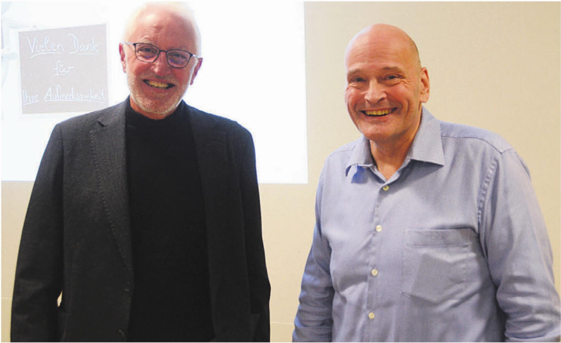 Verbandspräsident Peter Spring (links) und Roger Cébe, Vorsitzender Geschäftsleiter, freuen sich, dass der Umbau und die Erweiterung im Alterszentrum Bärenmatt in Bremgarten einen wichtigen Schritt in Richtung Realisierung machen. Bild: Roger Wetli - Das Bild wird blockiert. – Möglicherweise durch einen aktiven Adblocker.