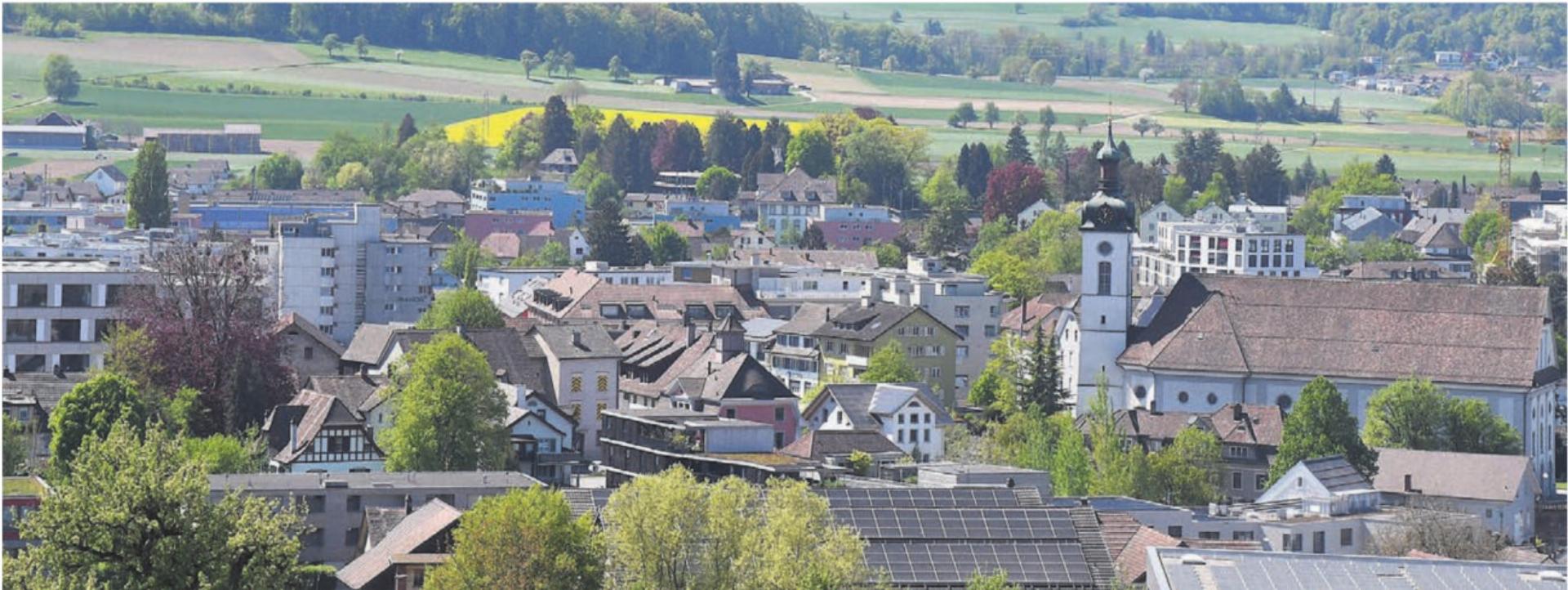 Der Blick auf die Gemeinde Wohlen: Der Geschäftsbericht 2025 ist ein umfassendes Nachschlagewerk und er gibt Auskunft, was im letzten Jahr geleistet wurde. Bild: dm - Das Bild wird blockiert. – Möglicherweise durch einen aktiven Adblocker.