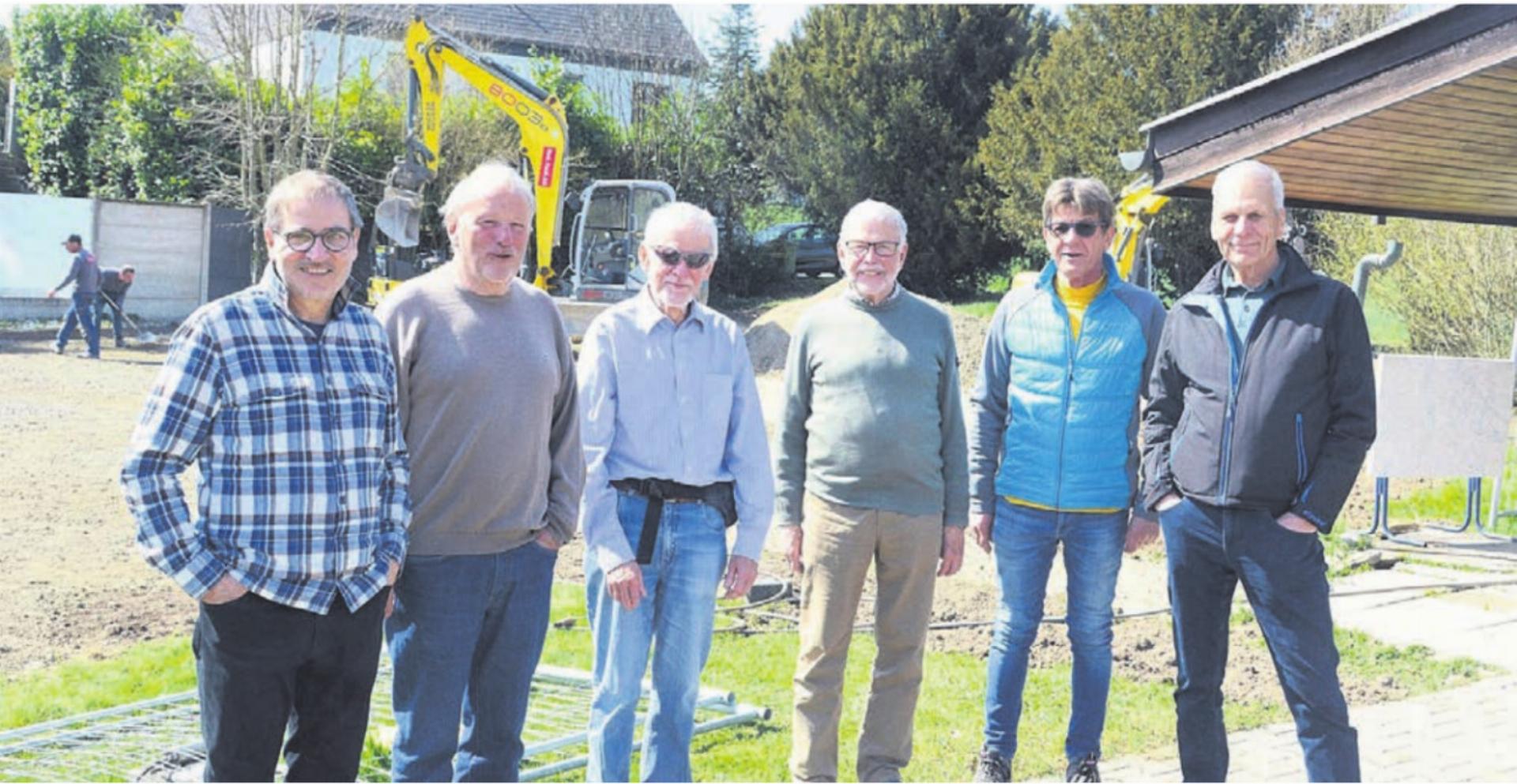 Ein Teil der Initianten während des Baus (von links): Peter Renner, Präsident Jean-Claude Hofstetter, Peter Günther, Ernst Gisi, Urs Frei sowie Projektverfasser und Bauleiter Daniel Fischer, der neu in den Vorstand gewählt wurde. Bild: Archiv - Das Bild wird blockiert. – Möglicherweise durch einen aktiven Adblocker.