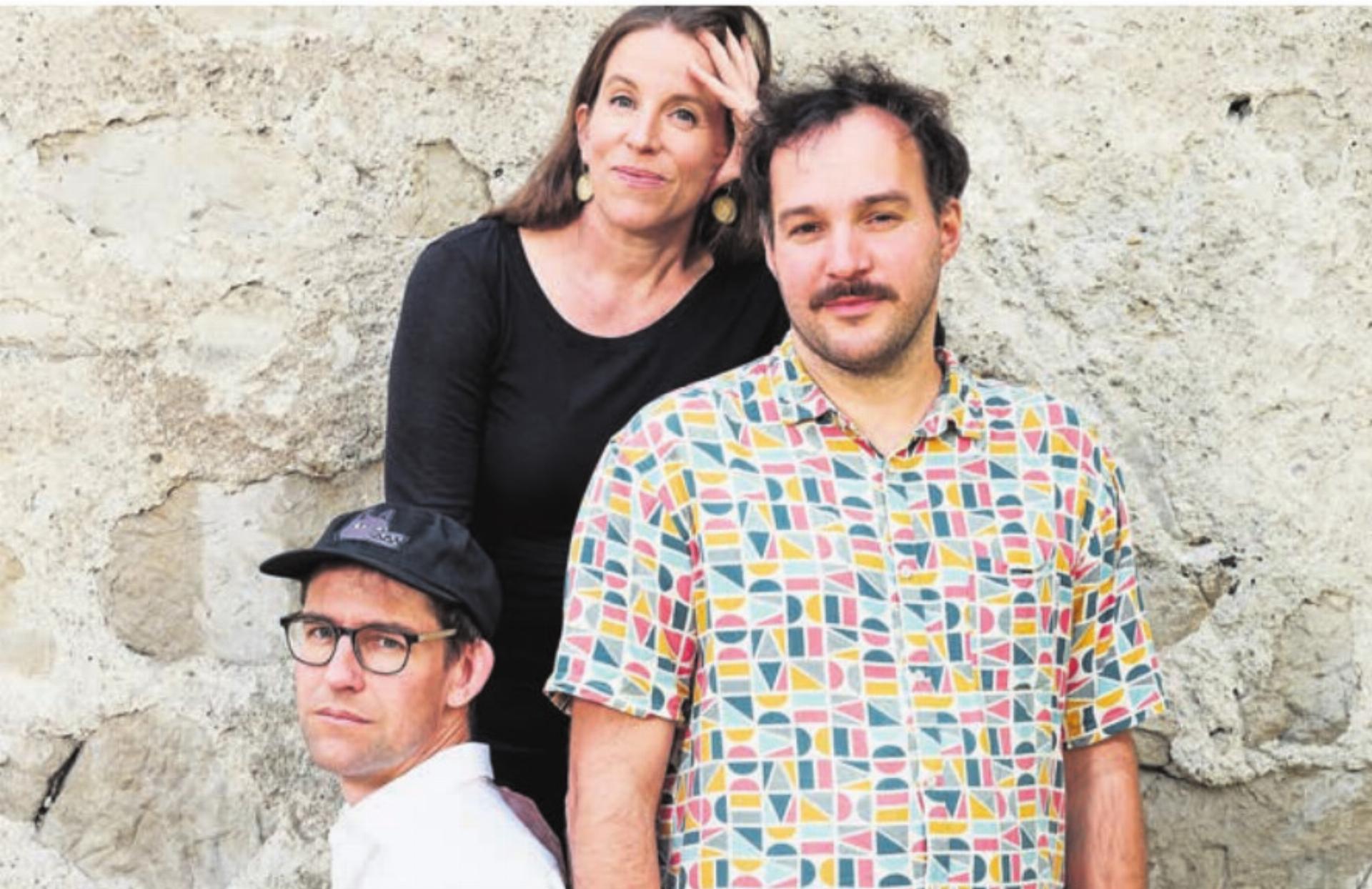 Matthias Kunz, Valerio Moser und Anna-Katharina Rickert präsentieren eine satirische Jahresdiagnose. Bild: pd - Das Bild wird blockiert. – Möglicherweise durch einen aktiven Adblocker.