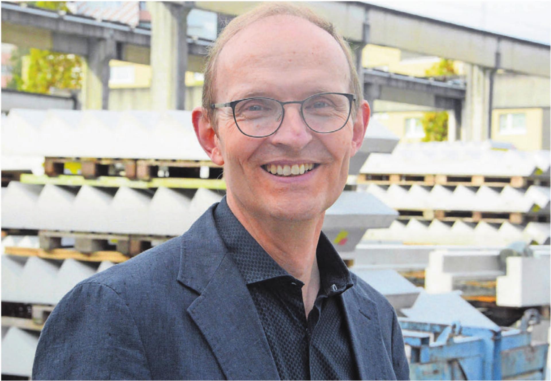 André Meyer ist beruflich in der Baubranche tätig, darum hat er auch das Ressort Bau in der Gemeinde übernommen. Es gab Projekte, da war er jeweils die erste Ansprechperson. Bild: Chregi Hansen - Das Bild wird blockiert. – Möglicherweise durch einen aktiven Adblocker.