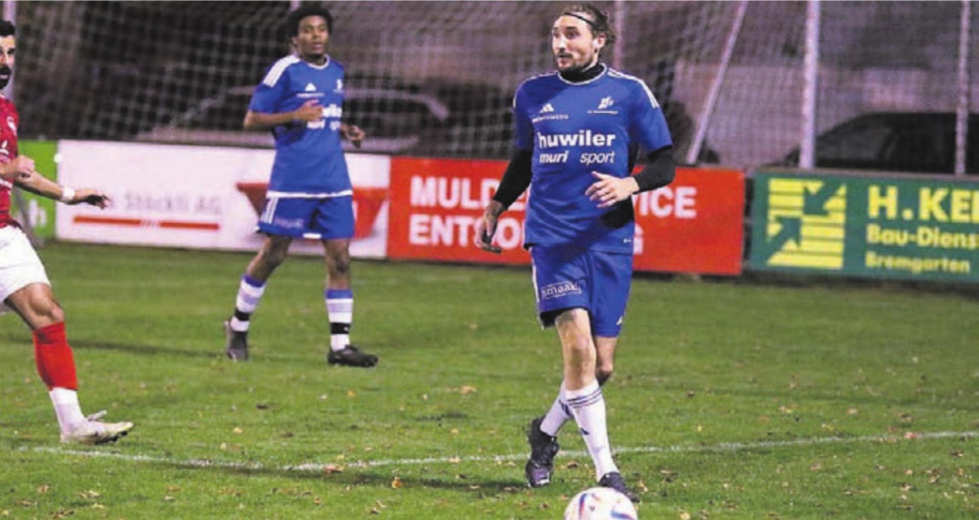 Für Raniero Schmidli und den FC Sarmenstorf beginnt die Meisterschaft, wie für alle anderen Teams aus dem Freiamt auch. Bild: Archiv/jl