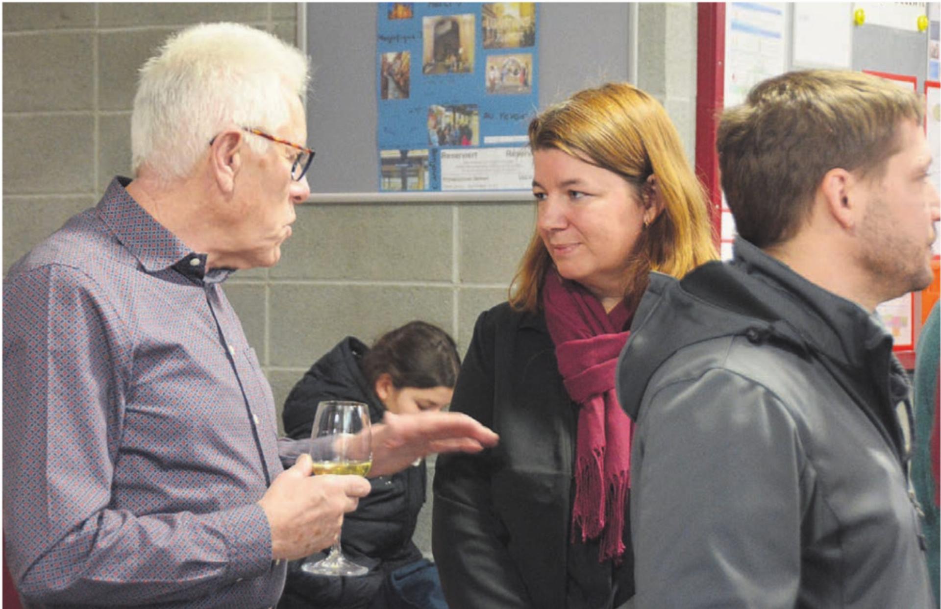 Am Neujahrsapéro war sie eine gefragte Gesprächspartnerin: die neue Frau Gemeindeammann Dominique Hoffmann. - Das Bild wird blockiert. – Möglicherweise durch einen aktiven Adblocker.