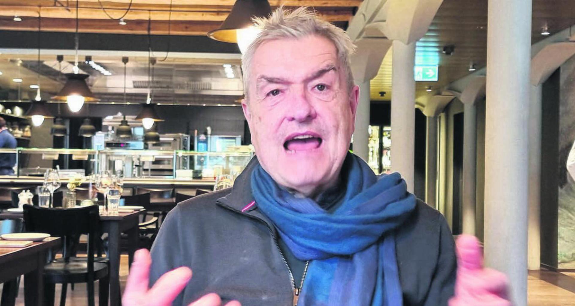 Wenn Walter Küng über das Stück und die Arbeit mit den Theaterleuten spricht, sieht man, wie er dies lebt. Bild: Verena Anna Wigger - Das Bild wird blockiert. – Möglicherweise durch einen aktiven Adblocker.