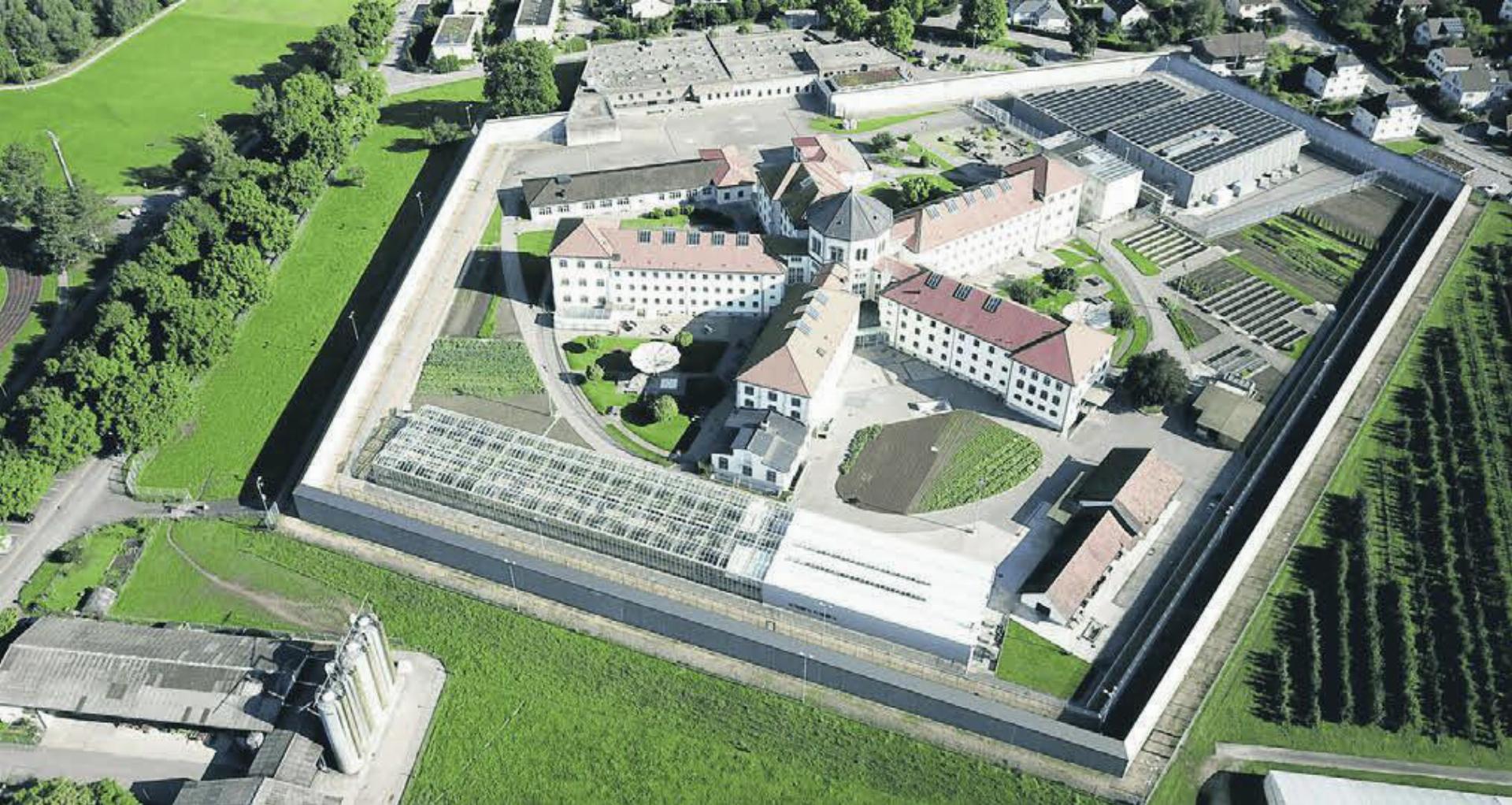 In der Justizvollzugsanstalt Lenzburg werden verschiedene Dinge produziert. Dafür ist ein neues Gebäude geplant. Zudem sollen am bestehenden Verkaufsraum Instandhaltungsarbeiten getätigt werden. Bild: pd - Das Bild wird blockiert. – Möglicherweise durch einen aktiven Adblocker.