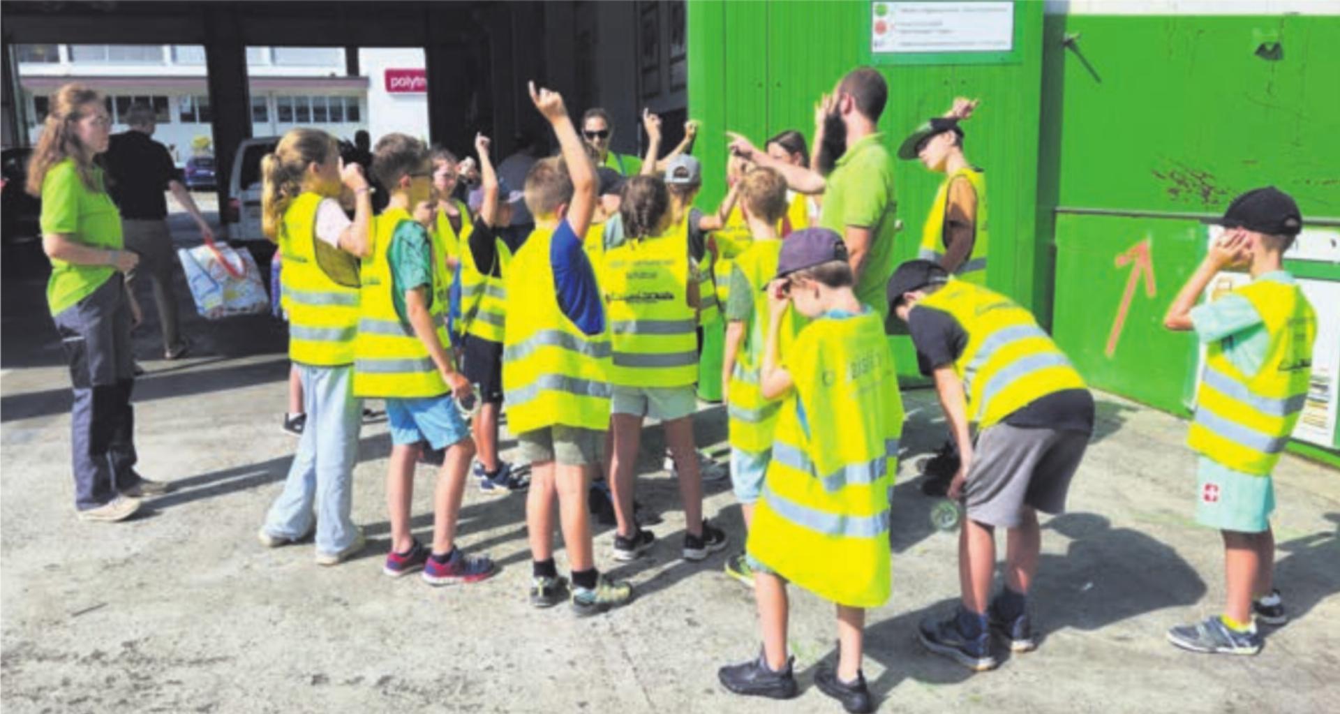 Besuch des Recycling-Paradies Muri. Bild: zg - Das Bild wird blockiert. – Möglicherweise durch einen aktiven Adblocker.