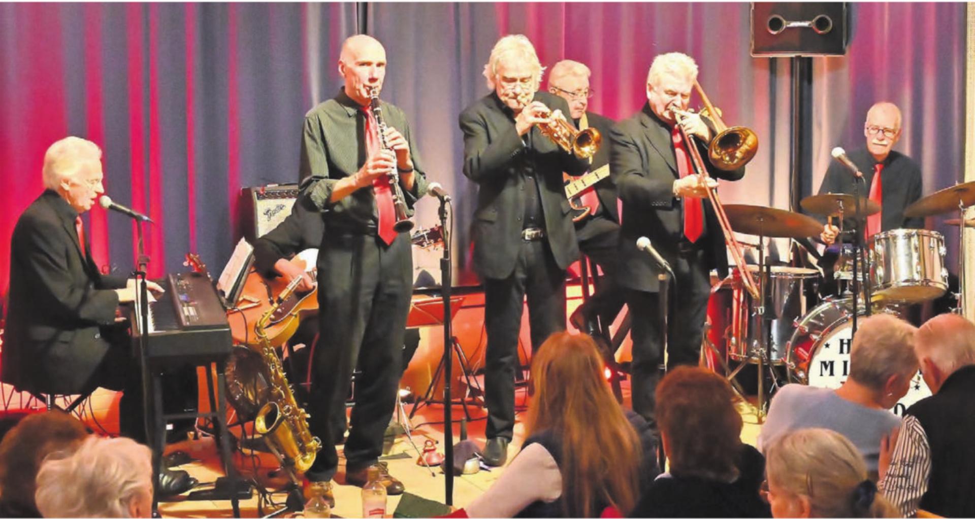 Die Herb Miller Jazz Band in Aktion mit (v. l.): Herb Müller, Heinz Gysin (verdeckt), Jürg Morgenthaler, Markus Hächler, Rolf Eichenberger, John Service, Daniel Hofmann. Bild: zg - Das Bild wird blockiert. – Möglicherweise durch einen aktiven Adblocker.