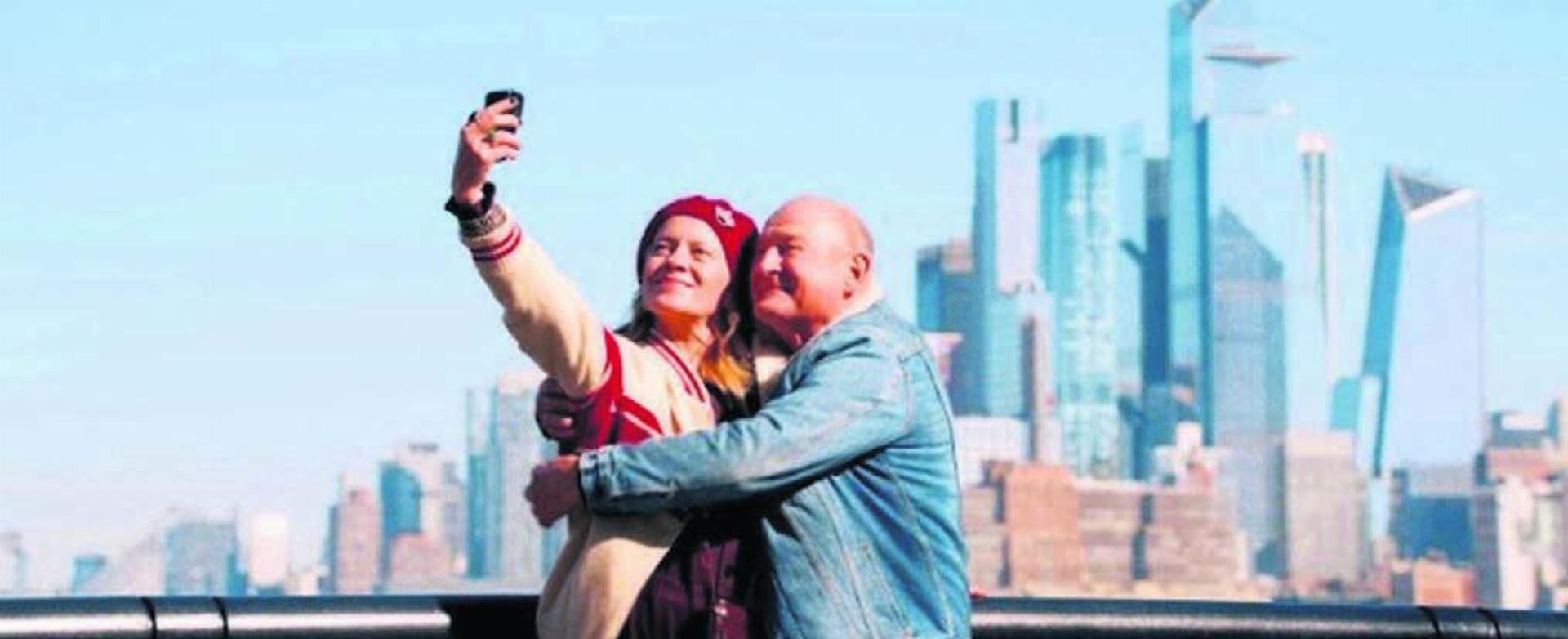 Der Film erzählt auf sensible Weise von Einsamkeit – und vom überraschend-schönen Gefühl, plötzlich eine Verbindung zu einem Fremden zu spüren. Bild: pd