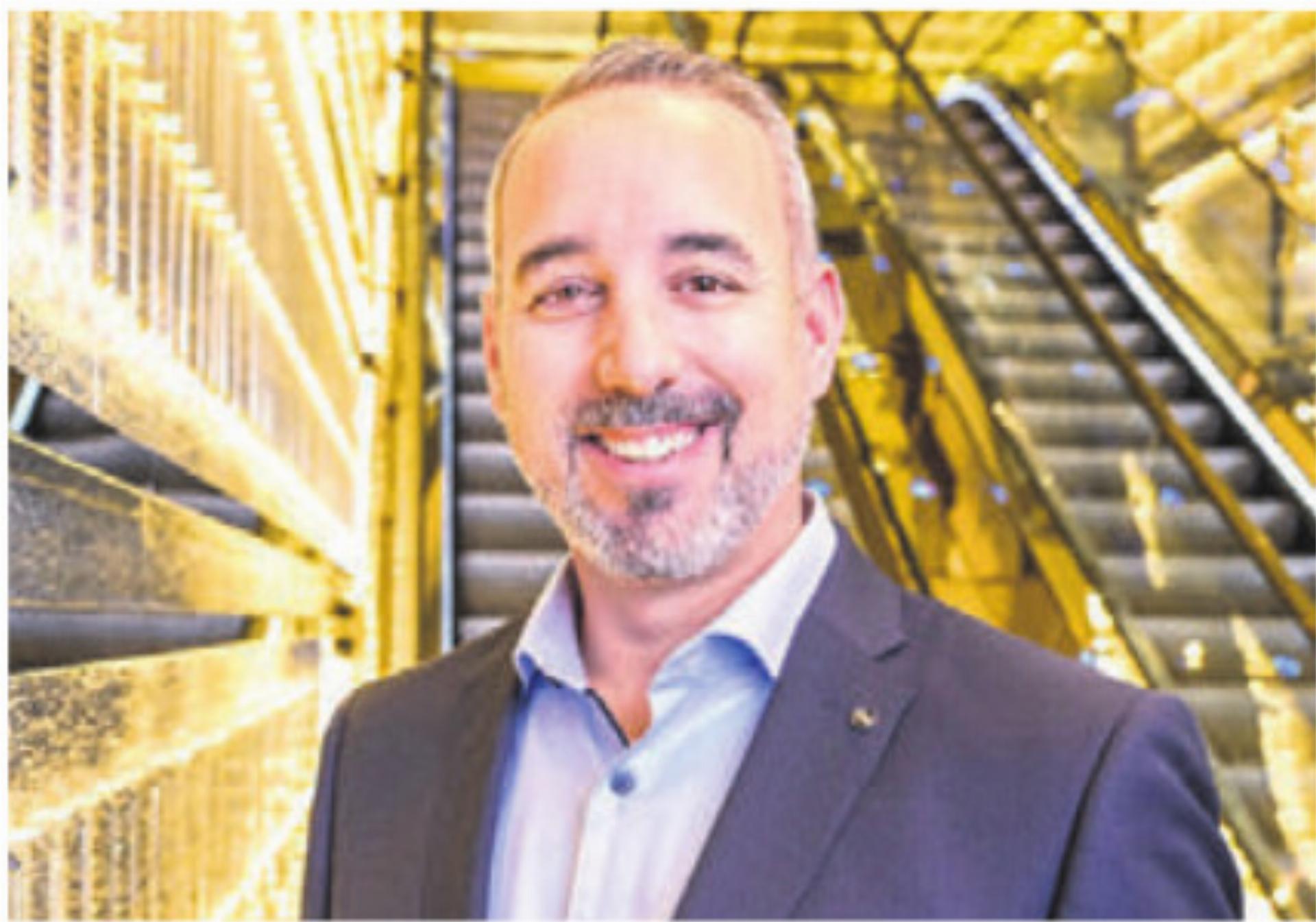 Adrian Meyer spricht über das Leben in der Casino-Welt. Bild: zg - Das Bild wird blockiert. – Möglicherweise durch einen aktiven Adblocker.