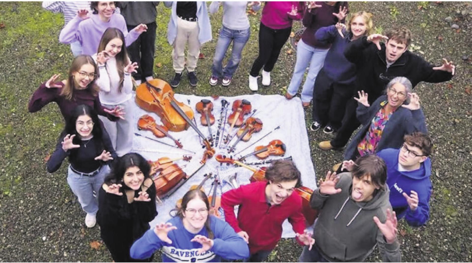 Die Musikschülerinnen und -schüler der Kanti Wohlen präsentieren mit dem Opernensemble WorkshOpera Bern und Schülern der Neuen Kantonsschule Aarau eine Opernpastete. Bild: zg - Das Bild wird blockiert. – Möglicherweise durch einen aktiven Adblocker.