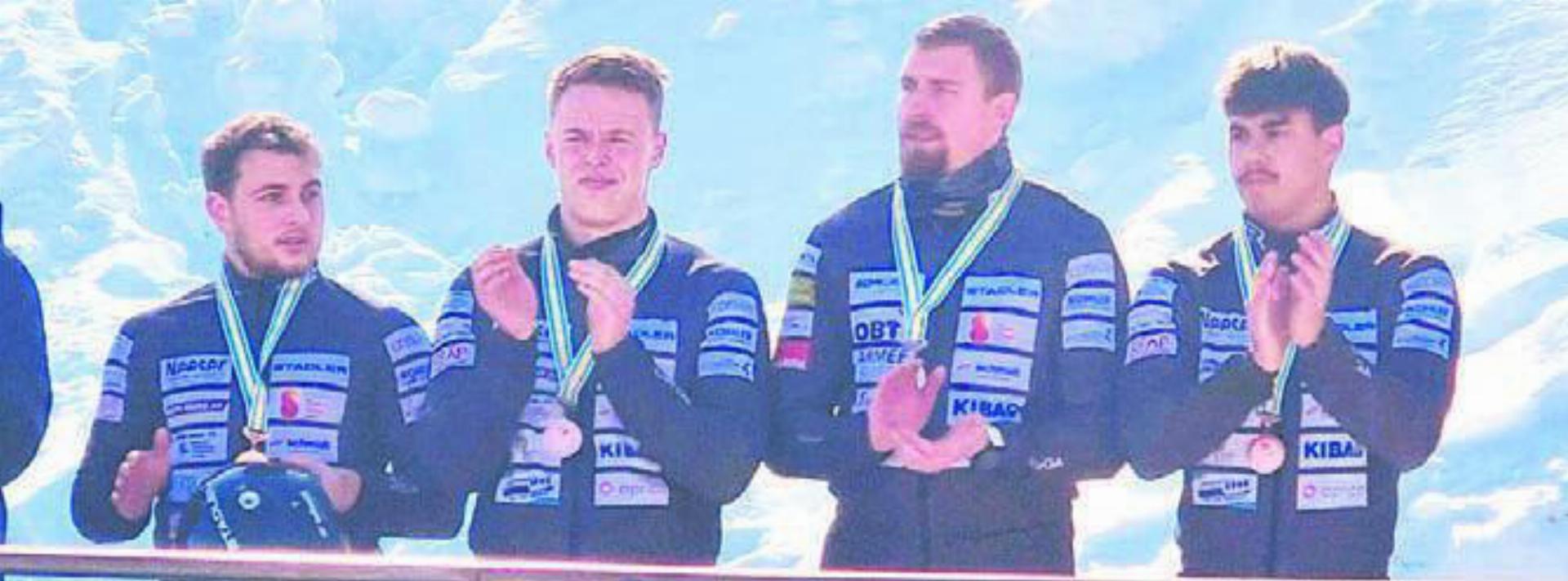Nils Reich (1. v. l.) und sein Team schliessen die Saison mit einem 5. Platz ab. Bild: zg