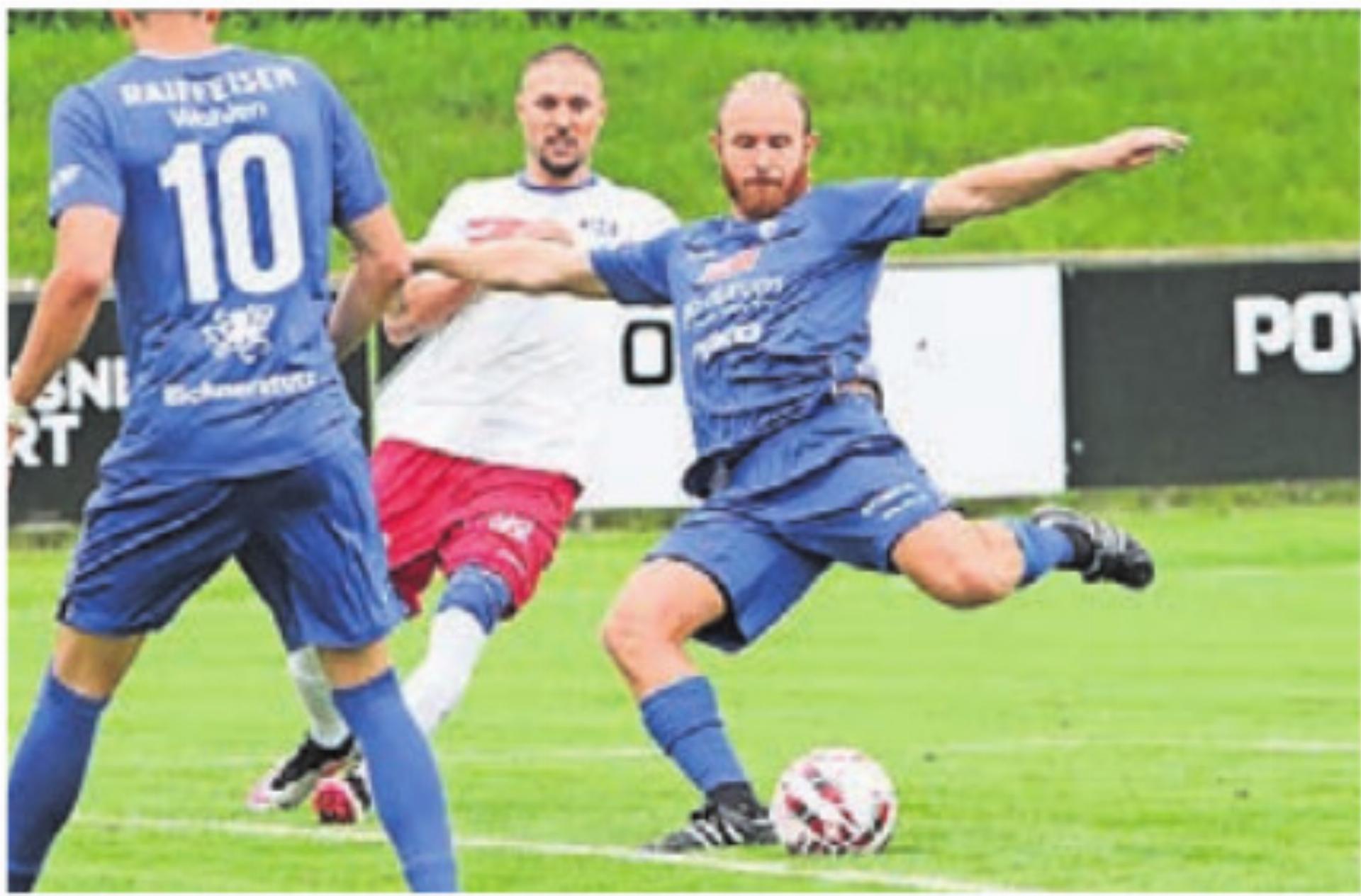 Mehr als ein gewöhnlicher Fussballer: Michael Weber (rechts). Bild: jl - Das Bild wird blockiert. – Möglicherweise durch einen aktiven Adblocker.