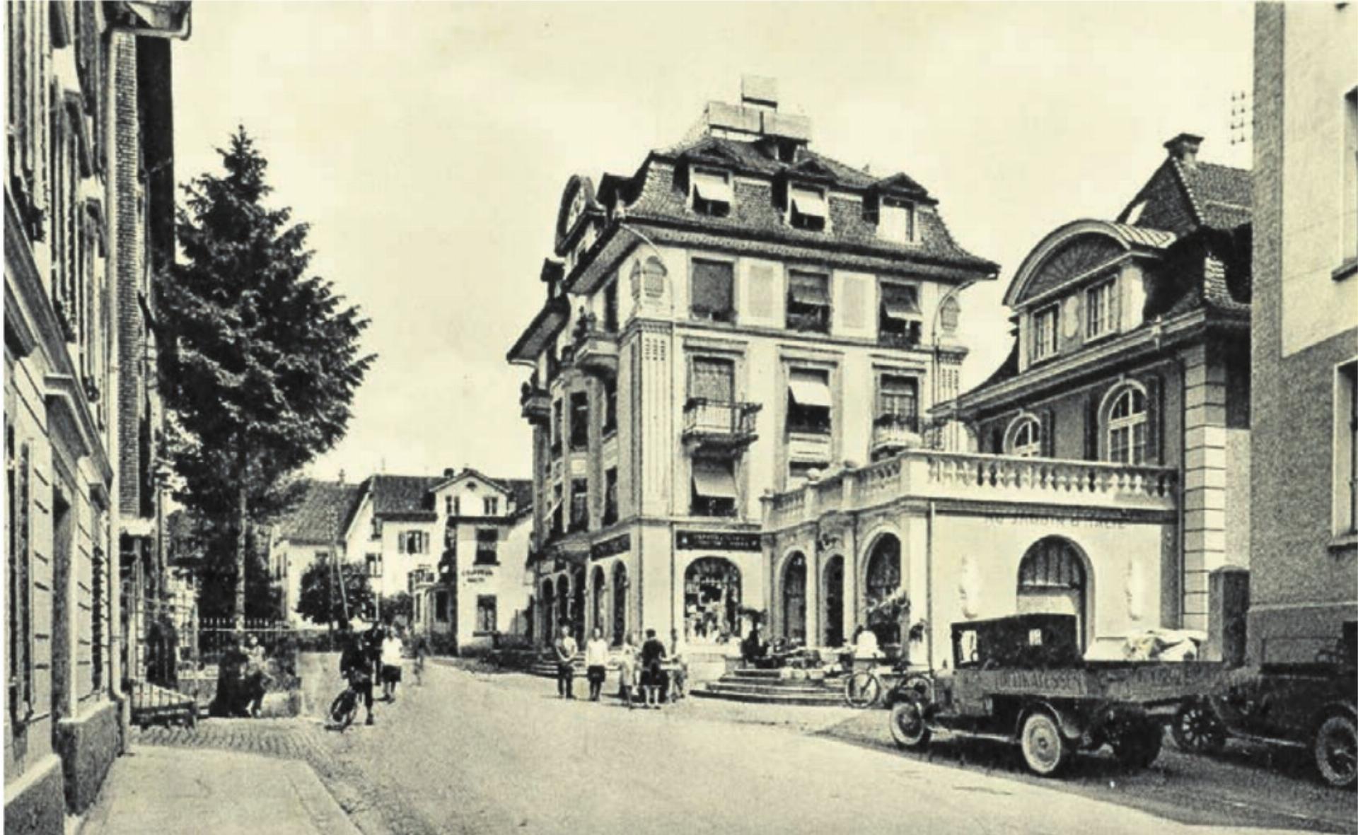 Die gleiche Stelle an der Zentralstrasse: das Warenhaus «Zur Stadt Paris» im Jahr 1930 … - Das Bild wird blockiert. – Möglicherweise durch einen aktiven Adblocker.