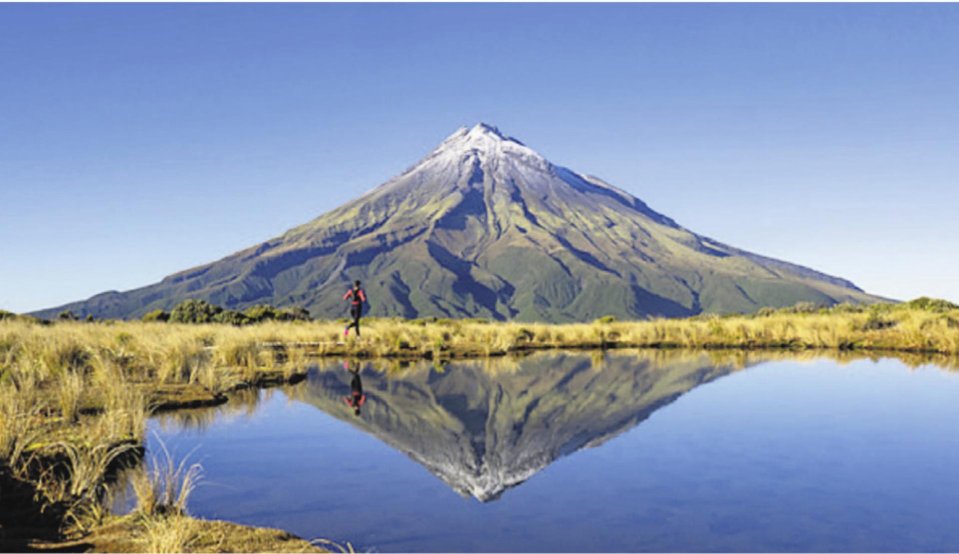 Vorbei an markanten Vulkankegeln. 
Bild: zg - Das Bild wird blockiert. – Möglicherweise durch einen aktiven Adblocker.