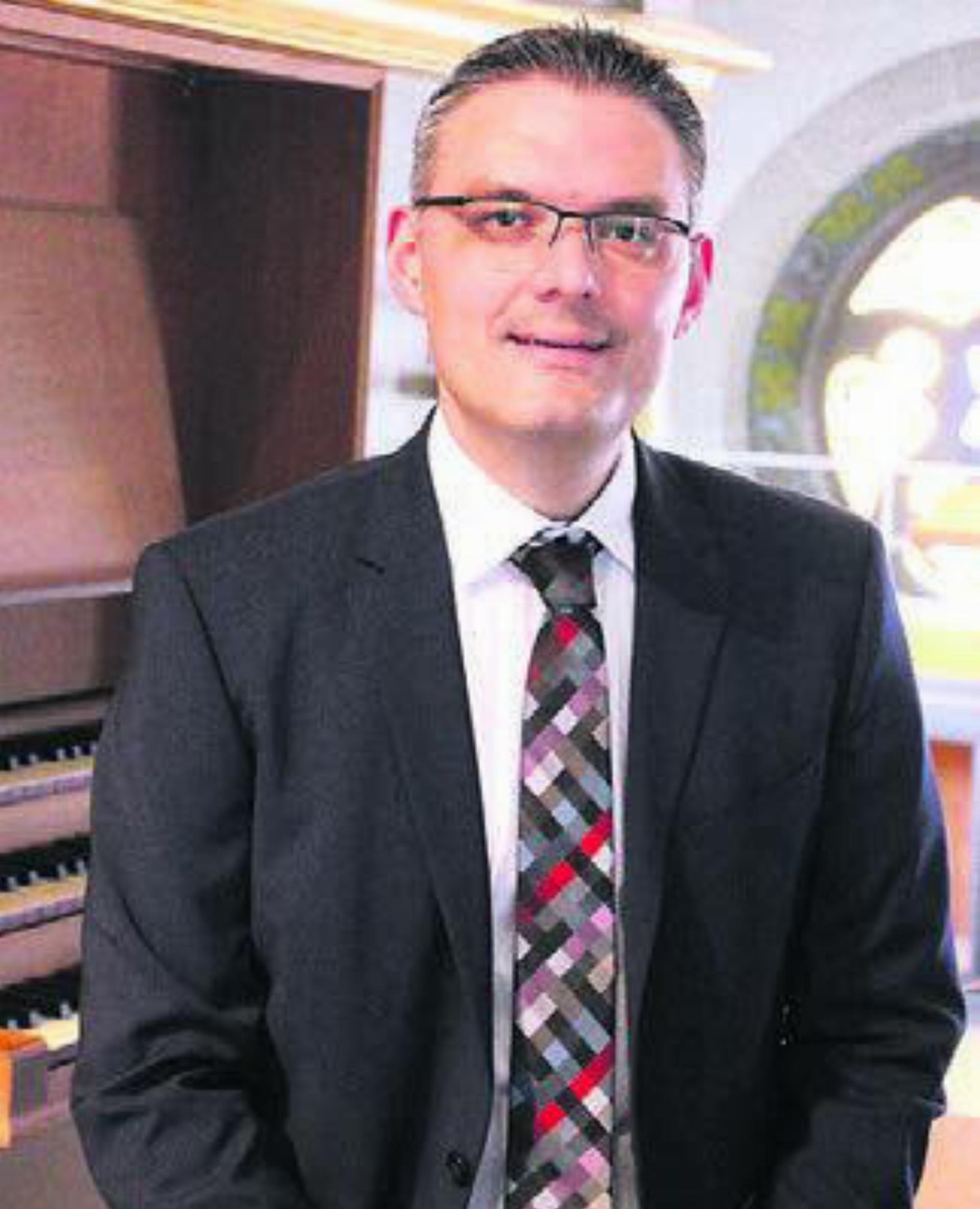 Kirchenmusiker Stephan Kreutz lädt zu einem weiteren Konzert an «seiner» Orgel ein. Bild: zg