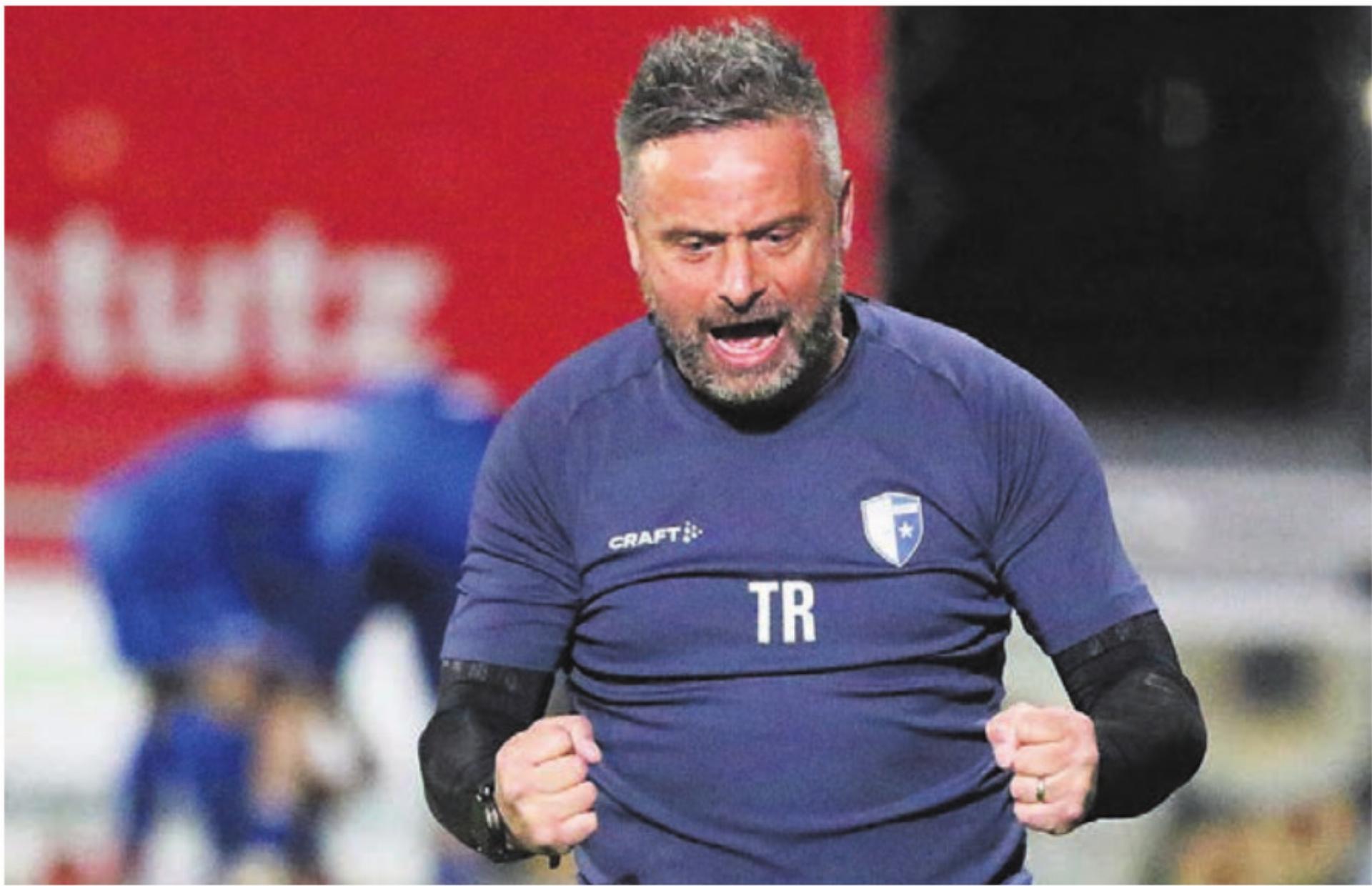 Das waren wichtige Punkte: FCW-Trainer Rino Luongo jubelt.    Bild: Archiv - Das Bild wird blockiert. – Möglicherweise durch einen aktiven Adblocker.