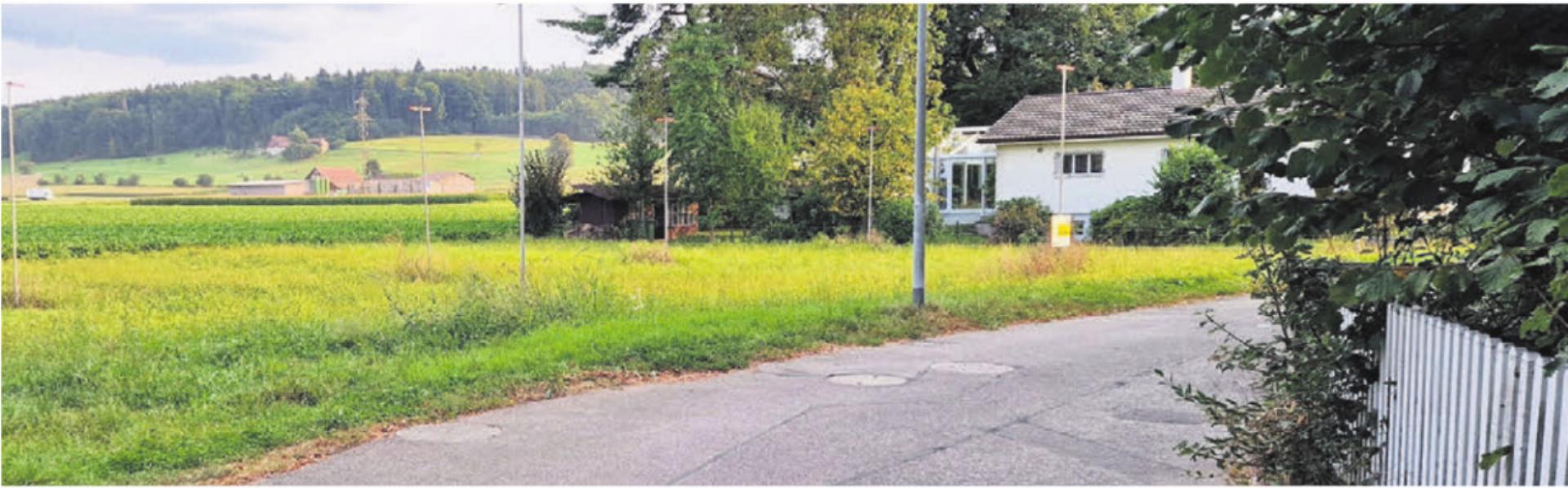 Mit der Baubewilligung gab es grünes Licht: Hier an der Lindenbergstrasse kommt der neue Doppelkindergarten zu stehen. Bild: zg - Das Bild wird blockiert. – Möglicherweise durch einen aktiven Adblocker.
