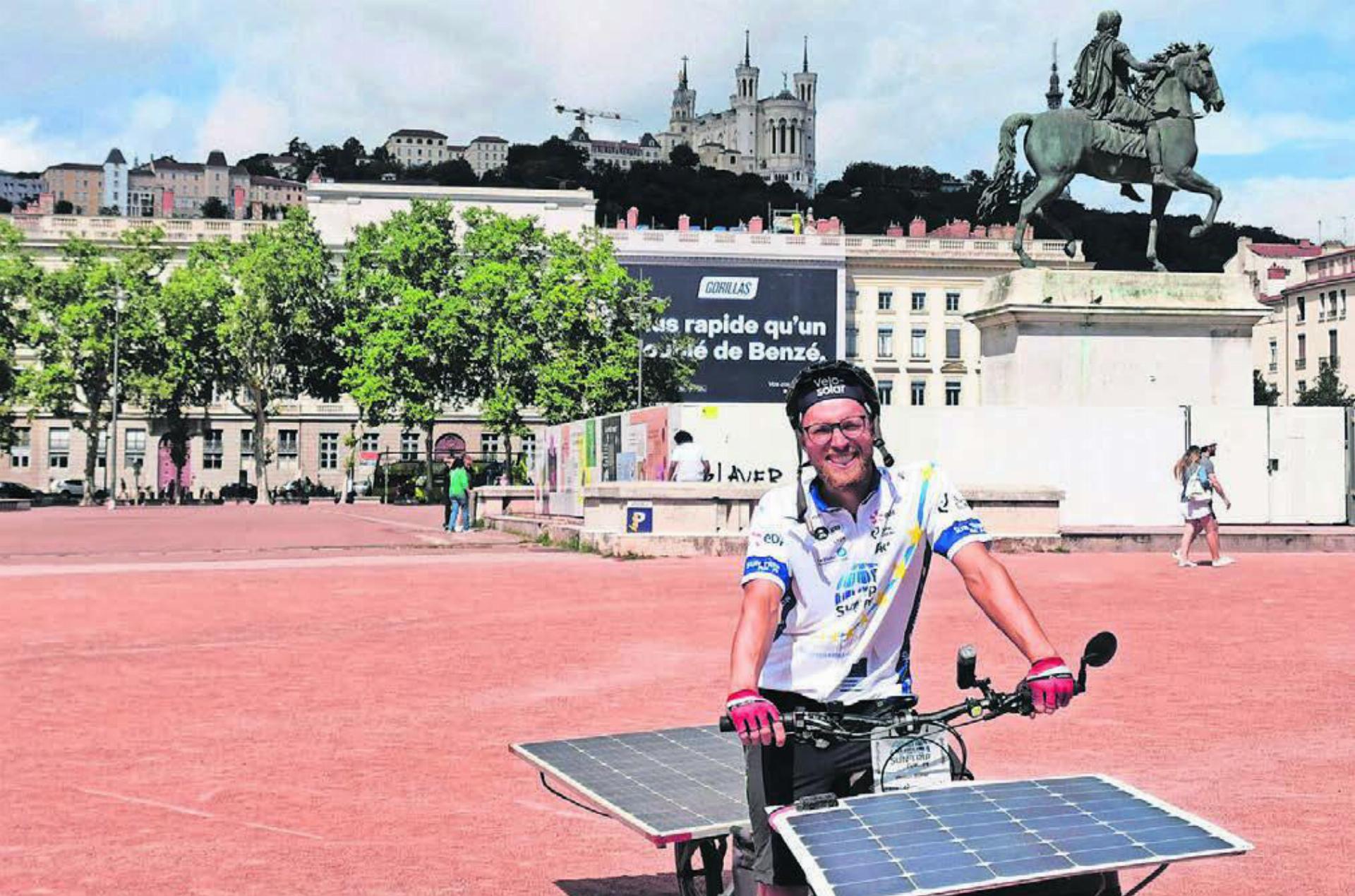 Am Ziel in Lyon: Pirmin Bütler hat die Herausforderung «Sun Trip Europe» als Fünftschnellster gemeistert. Bilder: Thomas Stöckli / zg
