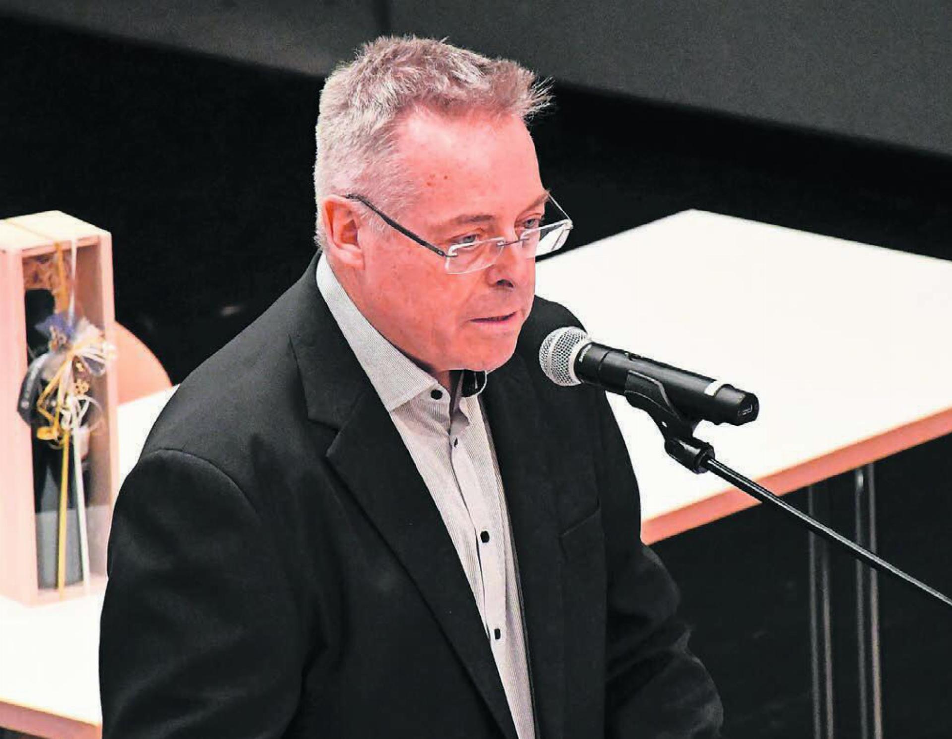 Einwohnerratspräsident Marc Läuffer führte stets souverän, fair und lösungsorientiert durch das Ratsgeschehen. Bild: Daniel Marti