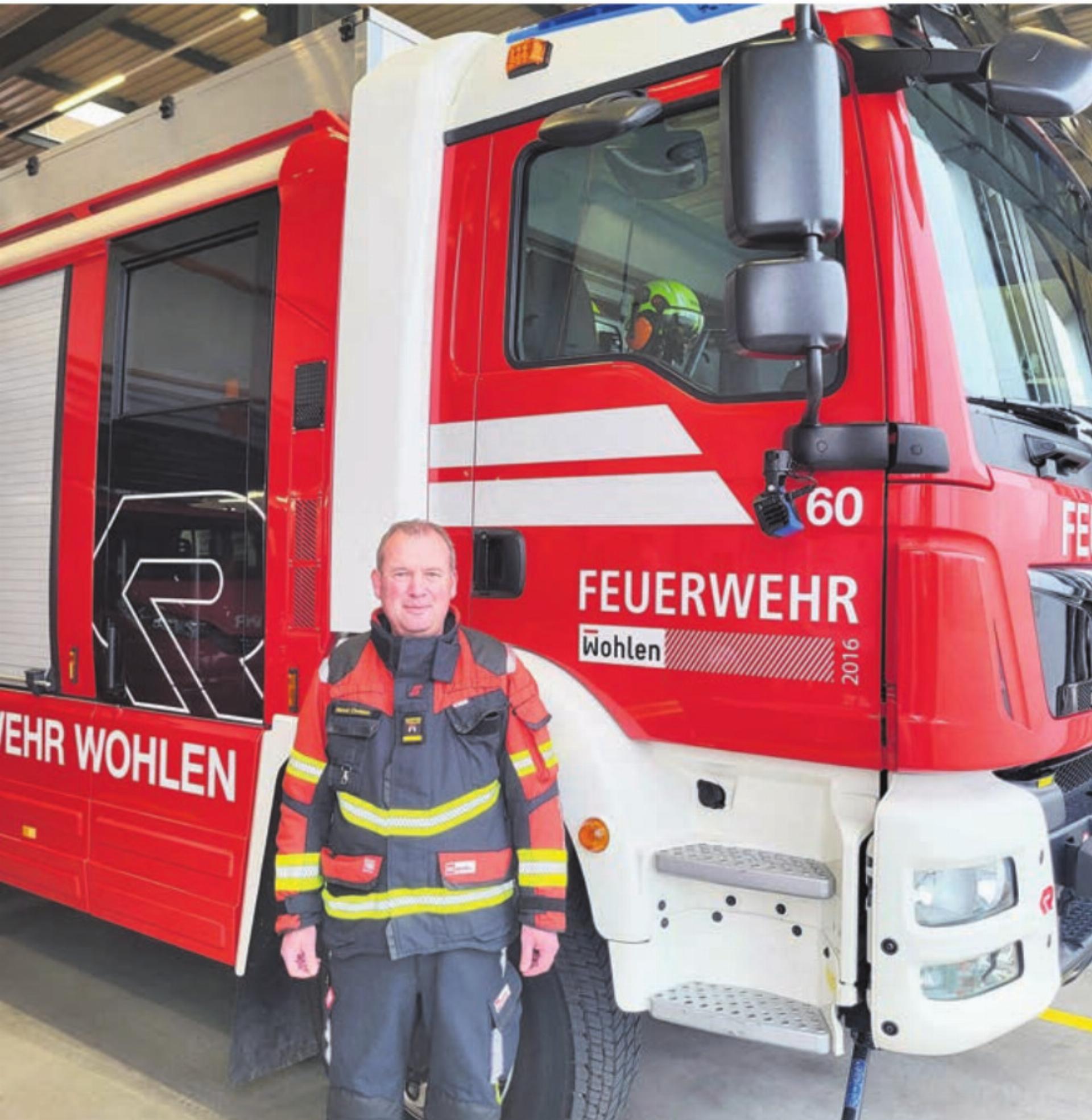 Für die Angehörigen der Feuerwehr ist Weihnachten nichts Besonderes, der Pikettdienst muss 365 Tage im Jahr sichergestellt sein, erklärt Kommandant Marcel Christen beim Besuch im Magazin. Bild: str - Das Bild wird blockiert. – Möglicherweise durch einen aktiven Adblocker.