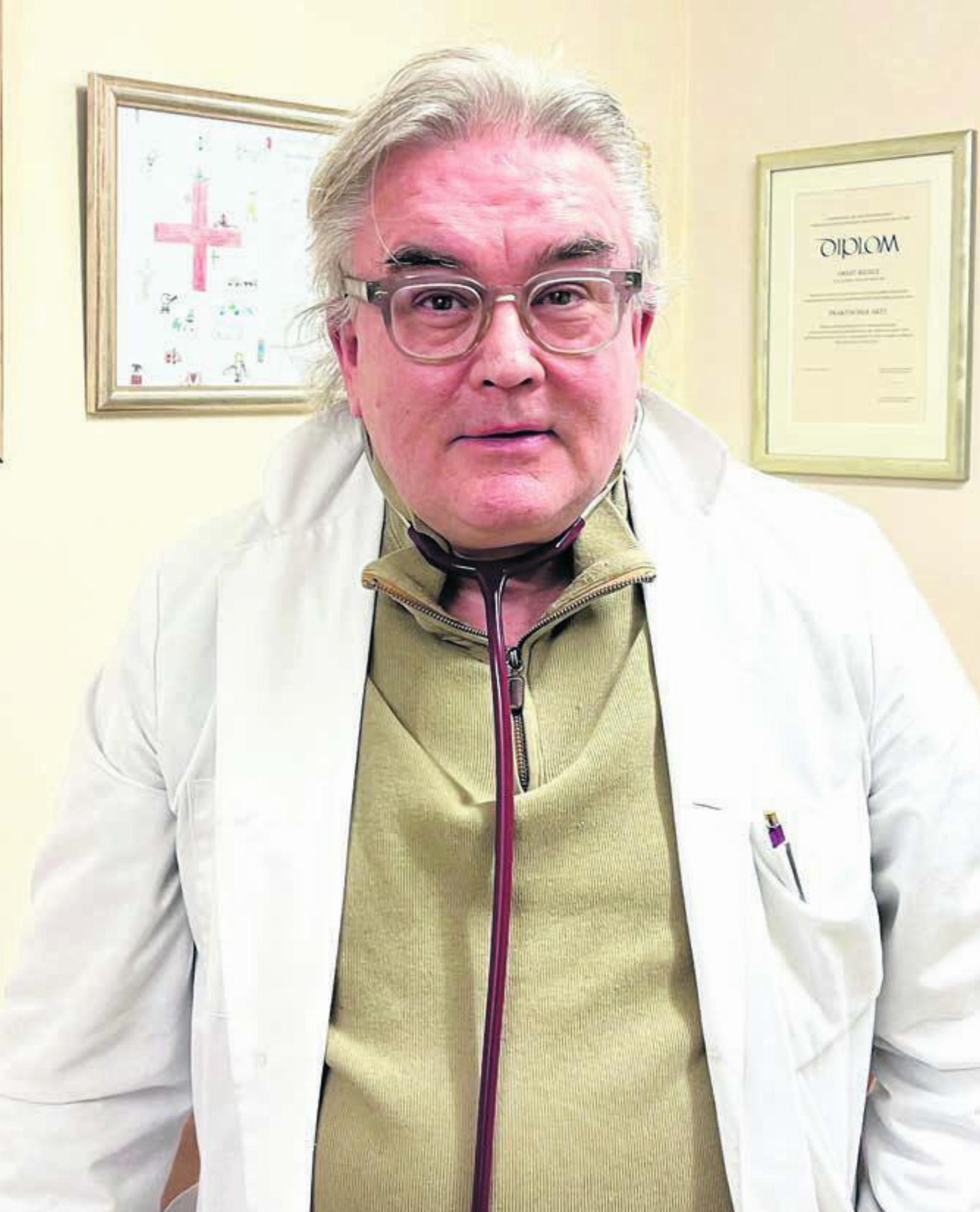 Hausarzt Orest Biehle ist es wichtig, trotz seines Engagements an der Fasnacht für seine Patienten da zu sein. Bilder: Walter Minder / Archiv - Das Bild wird blockiert. – Möglicherweise durch einen aktiven Adblocker.