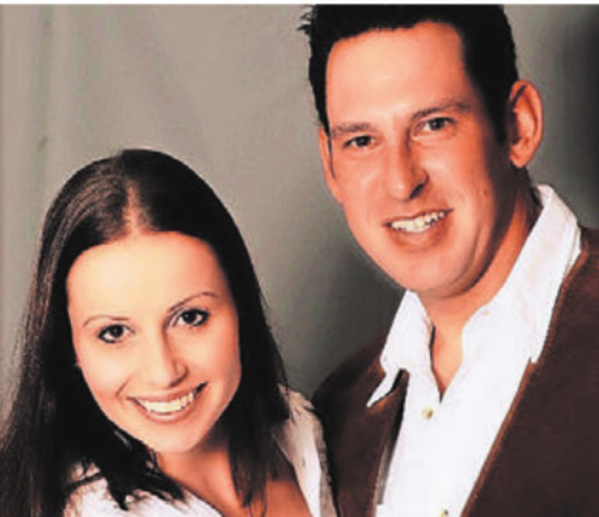 Das «Duo Players» fordert zum Tanzen auf. Bild: zg - Das Bild wird blockiert. – Möglicherweise durch einen aktiven Adblocker.