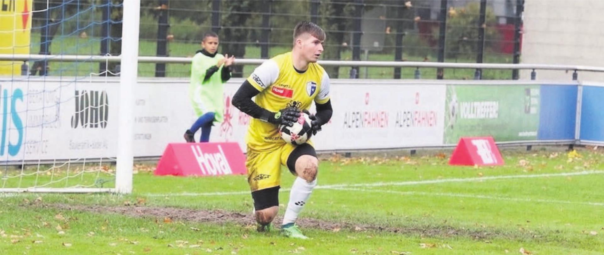 Das Spielfeld im Stadion Niedermatten ist seit Jahren nicht belastbar und sanierungsbedürftig: Nun setzt der Einwohnerrat auf die Karte Kunstrasen. Bild: Archiv