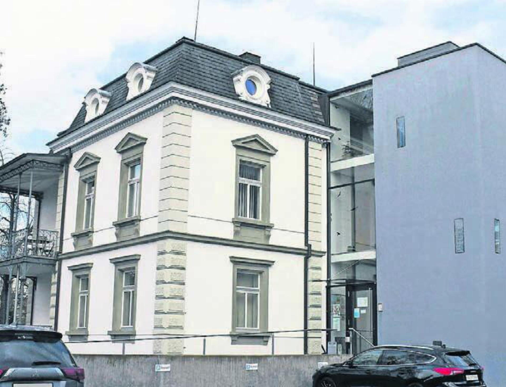 Die Bibliothek wird nicht ins reformierte Kirchgemeindehaus ziehen. Die Verhandlungen zwischen Kirche und Gemeinde wurden abgebrochen. Bild: Archiv