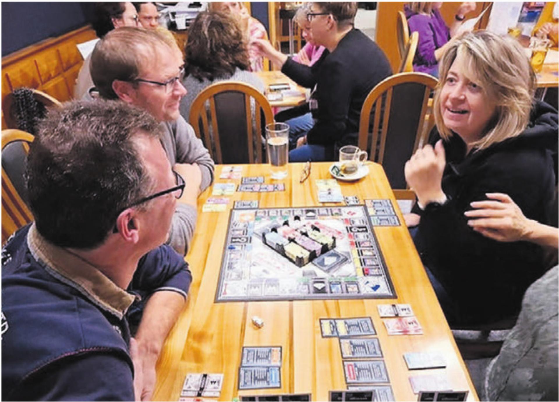 Der Spielabend fand regen Anklang. Bild: zg - Das Bild wird blockiert. – Möglicherweise durch einen aktiven Adblocker.