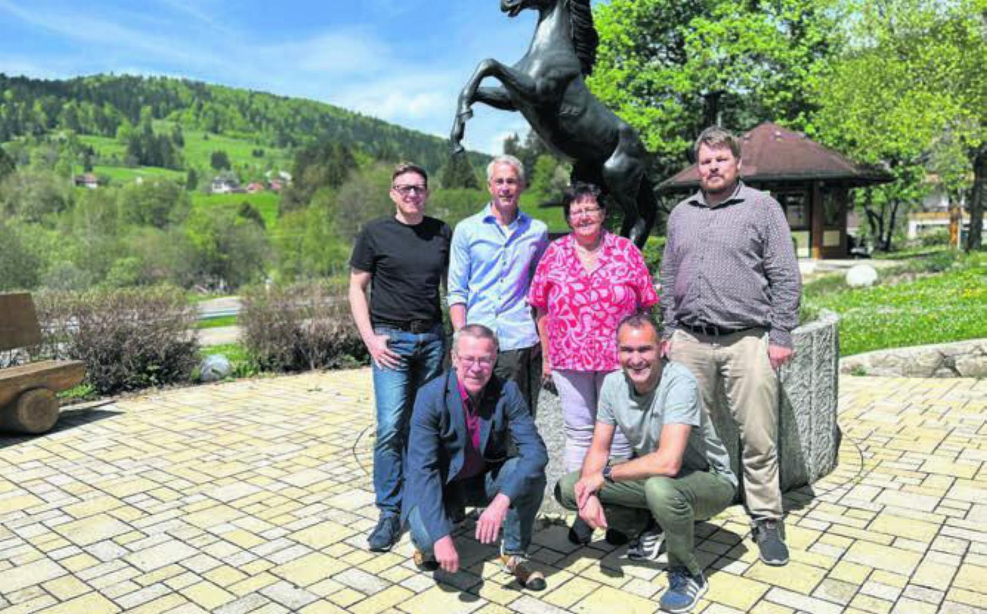 Haben über die Zukunft der Gemeinde nachgedacht (von links): Benjamin Meier, Roland Polentarutti, Patrick Keller, Heidi Hegglin Laurenz Meier und Gemeindeschreiber Lukas Jansen. Bild: gk