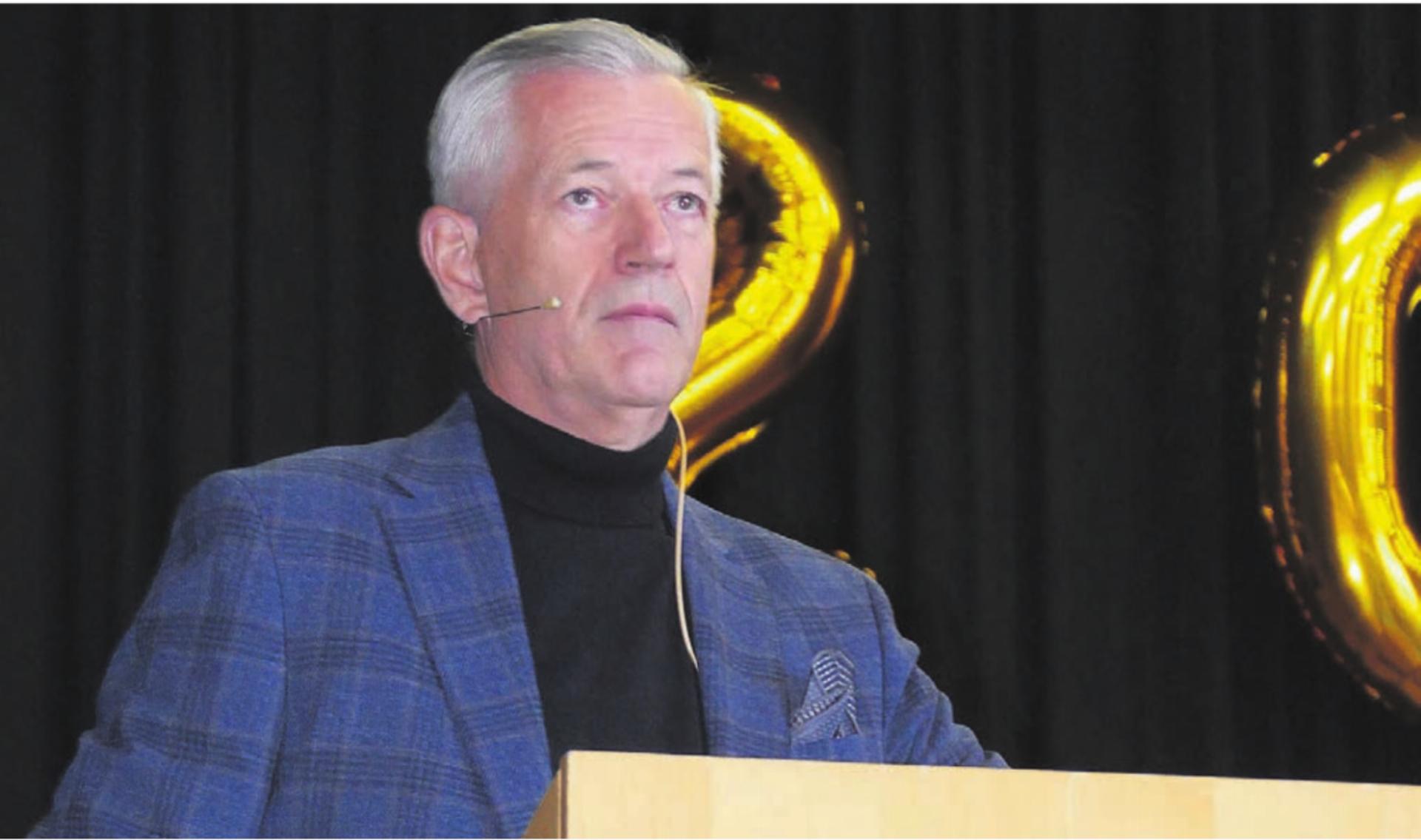 Gemeindeammann Daniel Stark zog in seiner Ansprache seinen Bogen über die Gemeindegrenze hinaus. Bild: Stefan Treier - Das Bild wird blockiert. – Möglicherweise durch einen aktiven Adblocker.