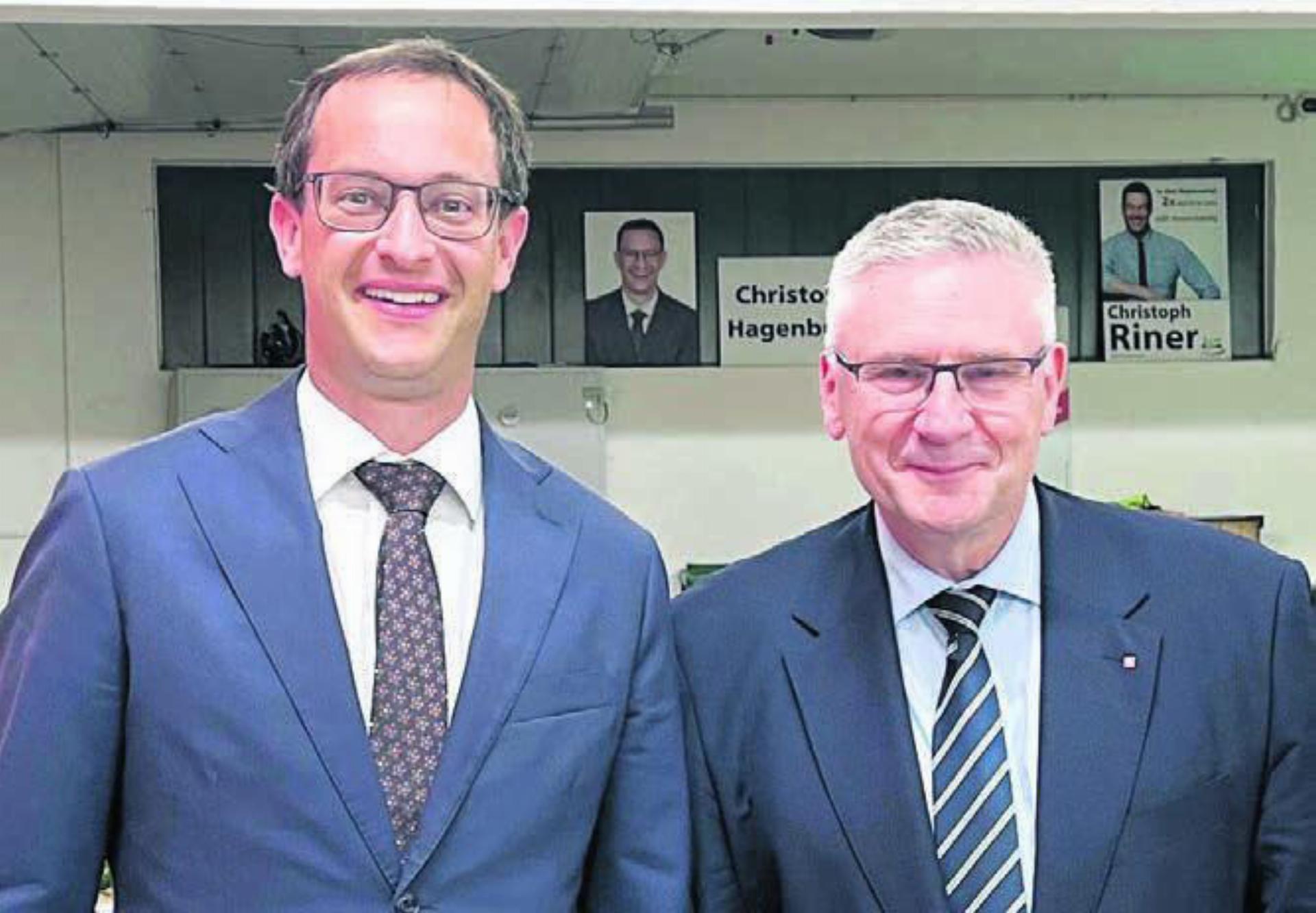 Christoph Hagenbuch (links) und Andreas Glarner läuteten Bild: wam