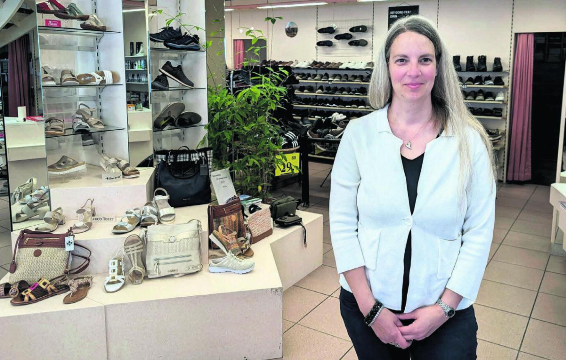 Im letzten Vierteljahrhundert war Sonja Conrad das Gesicht des Schuhgeschäfts. Schon ihre Lehre machte sie bei Borner. Nun muss auch sie sich umorientieren. Bild: Marco Huwyler
