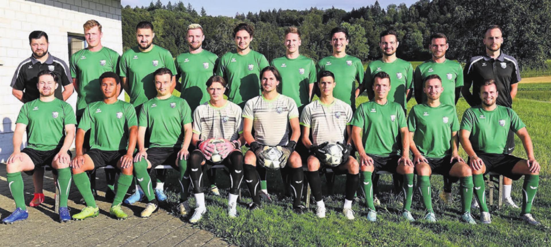 FC Bünz-Maiengrün, Saison 2024/25, hinten, von links: Visar Emini (Assistenztrainer), Adrian Rohner, André Filipe Nunes Vieira, Manuel Tschamper, Sergio Lüthi, Patrick Meyer, Justin Comas, Claude Zürcher, Ramon Weber, Michael Hochstrasser (Trainer). Vorne: Liam Hyde, Bryan Wiederkehr, Gian Jurt, Janik Jurt, Matthias Landolt, Noah Caggiano, Mattia Koch, Nelson Filipe Leites Pereira, Timon Obi. Es fehlen: Lukas Geissmann, Francesco Michienzi, Luca Nauer, Riccardo Randazzo, Gian Schlegel und Marko Stankovic.
