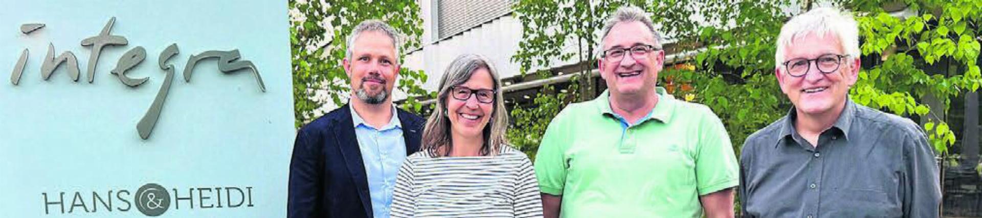 Mit Verstärkung in die Zukunft (v. l.): Jonas Meier (Geschäftsführer), die beiden neuen Mitglieder der Stiftungsversammlung Julia Wohler-Dubler und Bernhard Hegi sowie Walter Küng (Präsident Stiftungsrat). Bild: pd