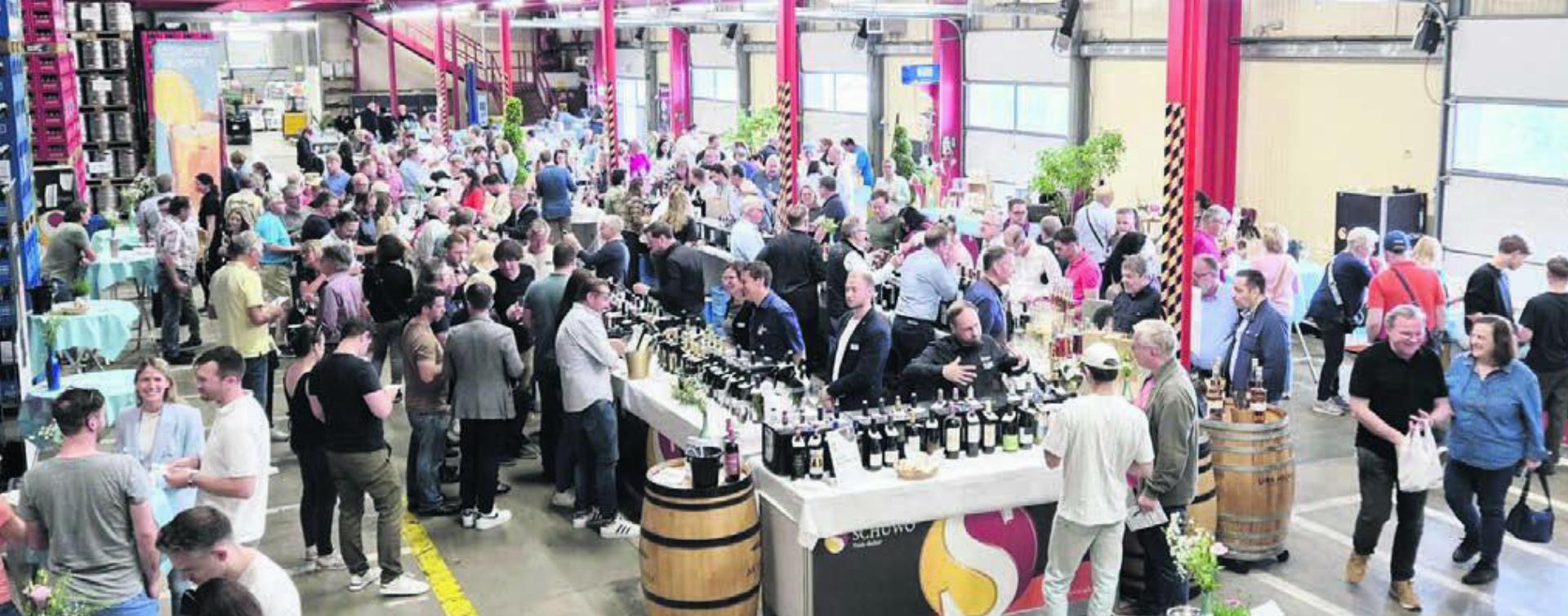 Die vielen Besucherinnen und Besucher schätzen den Dialog an der Messe mit den Produzenten sehr. Bild: pd