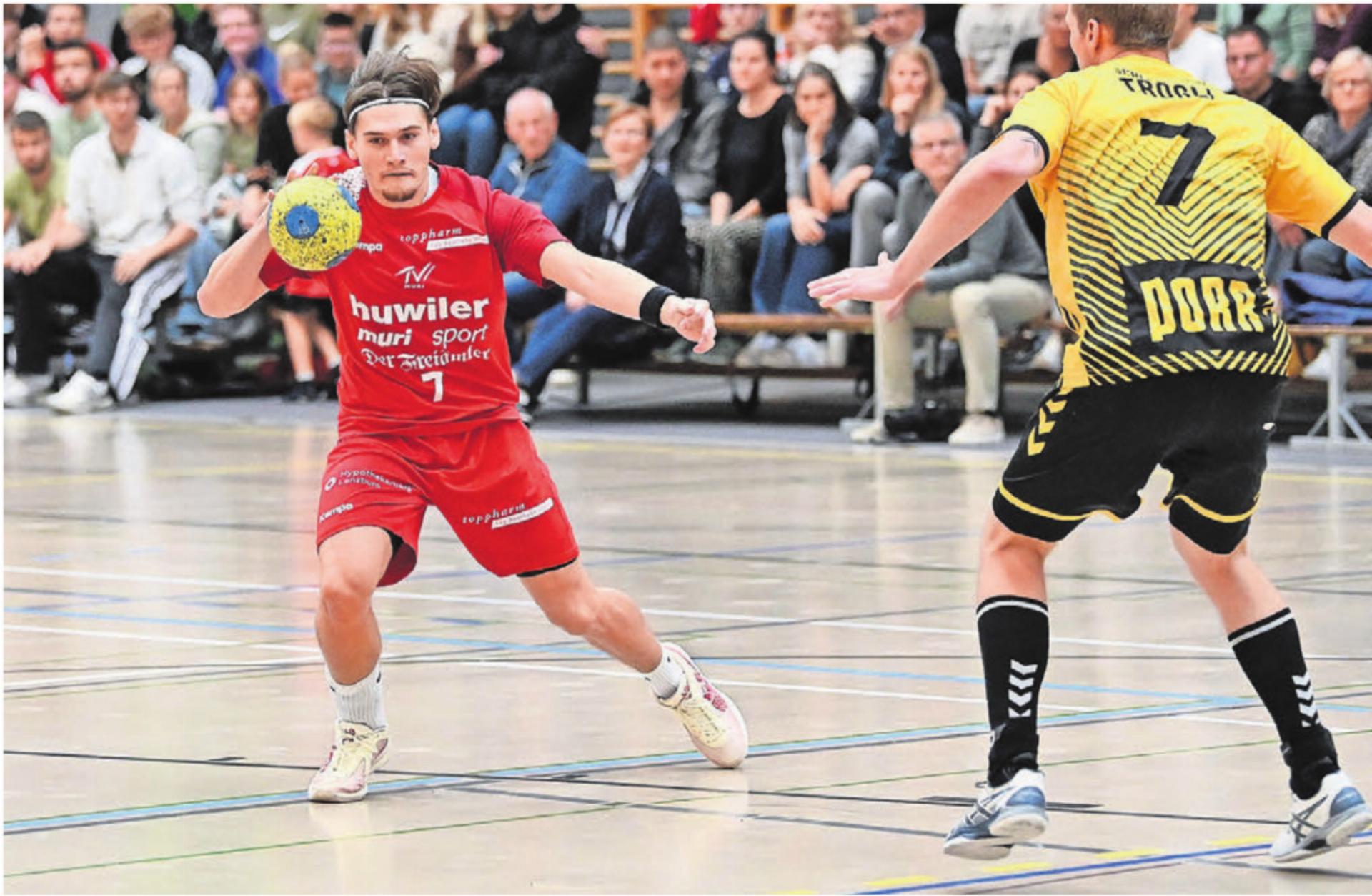 Konnte gegen Muotathal das Spiel an sich reissen: Jannis Furter vom TV Muri (links). Bild: tvm - Das Bild wird blockiert. – Möglicherweise durch einen aktiven Adblocker.