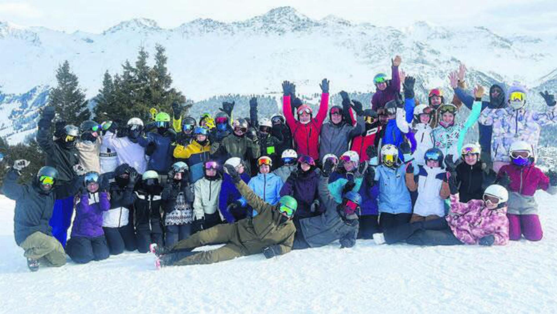Stimmung bestens: Aus dem Lager in der Lenzerheide kam gestern dieses Bild. Bild: zg