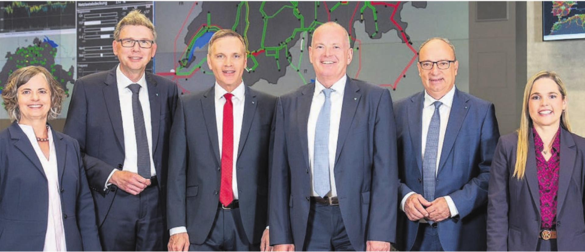 Das Bild des Regierungsrats 2026 wurde in der Netzleitstelle am Hauptsitz der nationalen Netzgesellschaft Swissgrid in Aarau aufgenommen. Bild: Kovats Optik AG, Baden - Das Bild wird blockiert. – Möglicherweise durch einen aktiven Adblocker.