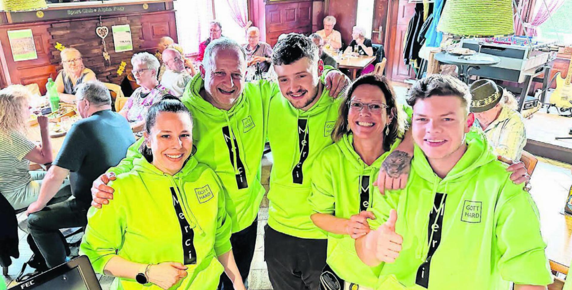 Das «Gotthard»-Team des letzten Abends. Von links: Vanity Hess, Alessandro Arreghini und Kevin, Amanda und Jannik Isenring. Bild: Stefan Sprenger