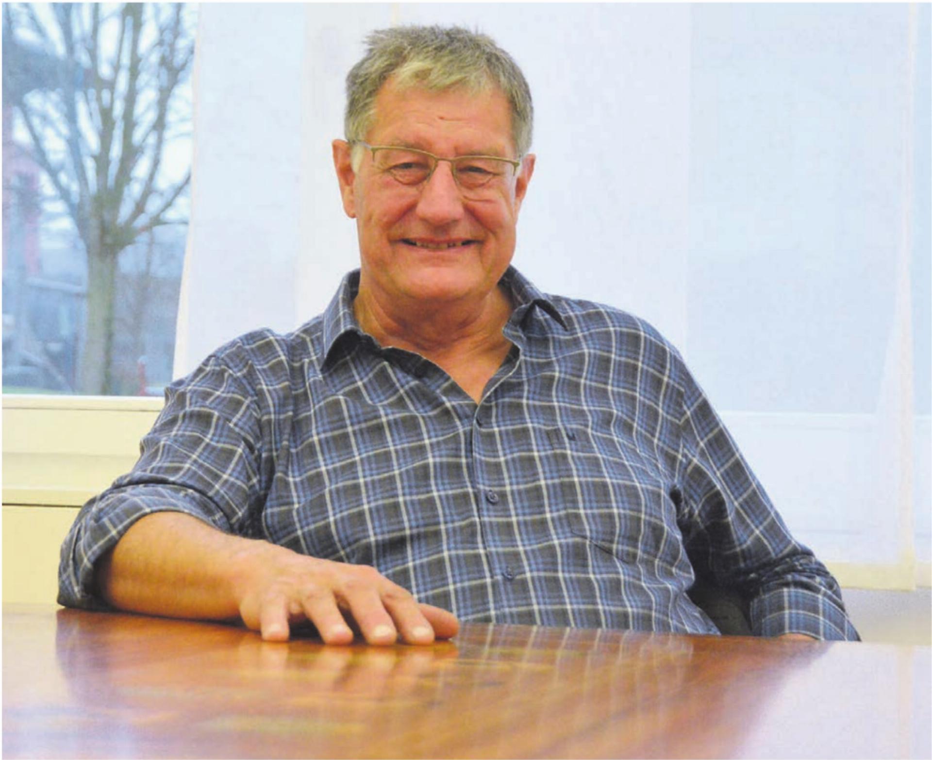 Am denkwürdigen Tisch im Gemeinderatszimmer hat Pius Wiss viele Jahre lang mitdiskutiert. Bild: Annemarie Keusch - Das Bild wird blockiert. – Möglicherweise durch einen aktiven Adblocker.