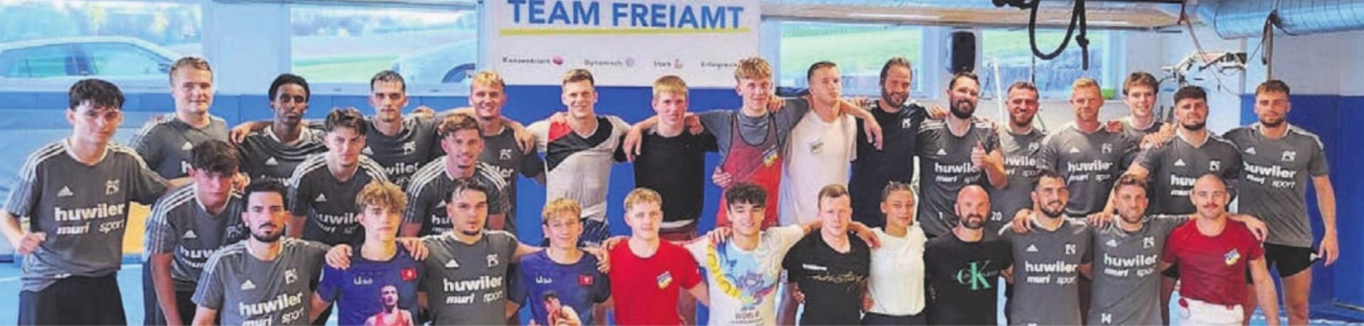 Der FC Muri mit der Ringerstaffel Freiamt beim gemeinsamen Training. Bild: zg