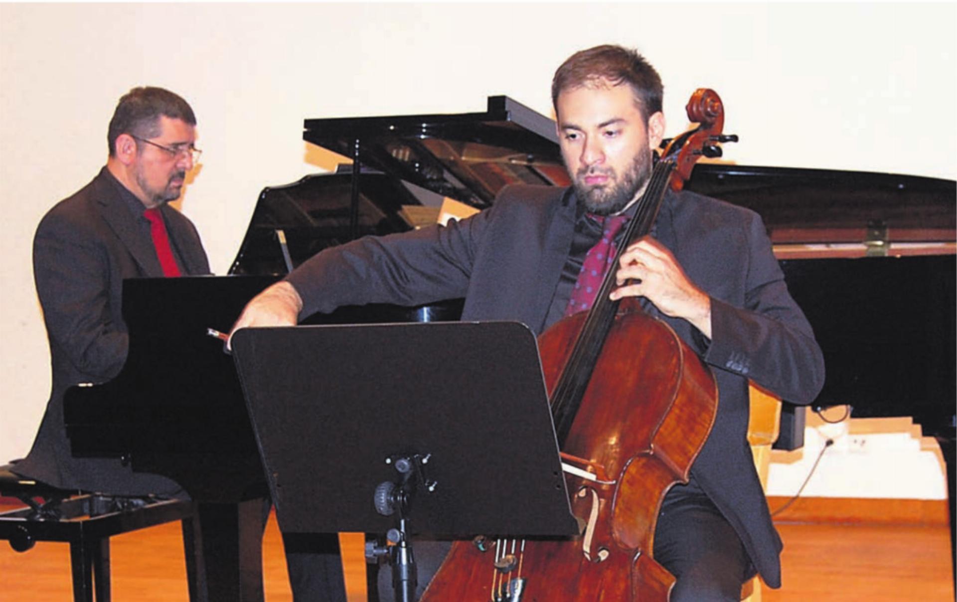 Maestro und Pianist Héctor Ocampo füllt in Mexiko die Konzertsäle. Nun spielt er in Wohlen mit dem talentierten Cellisten Jorge Carrión. Bild: pd - Das Bild wird blockiert. – Möglicherweise durch einen aktiven Adblocker.