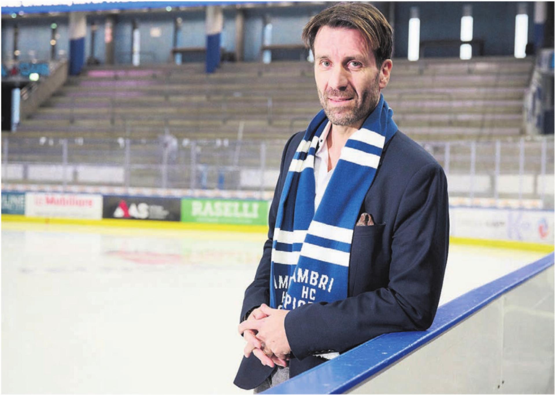Lars Weibel bei seiner Vorstellung als neuer Sportdirektor des HC Ambri-Piotta. Bevor er aber seine Tätigkeit bei den Tessinern beginnt, stehen noch zwei Turniere mit der Nati für den Wahlfreiämter an. Bild: Freshfocus - Das Bild wird blockiert. – Möglicherweise durch einen aktiven Adblocker.
