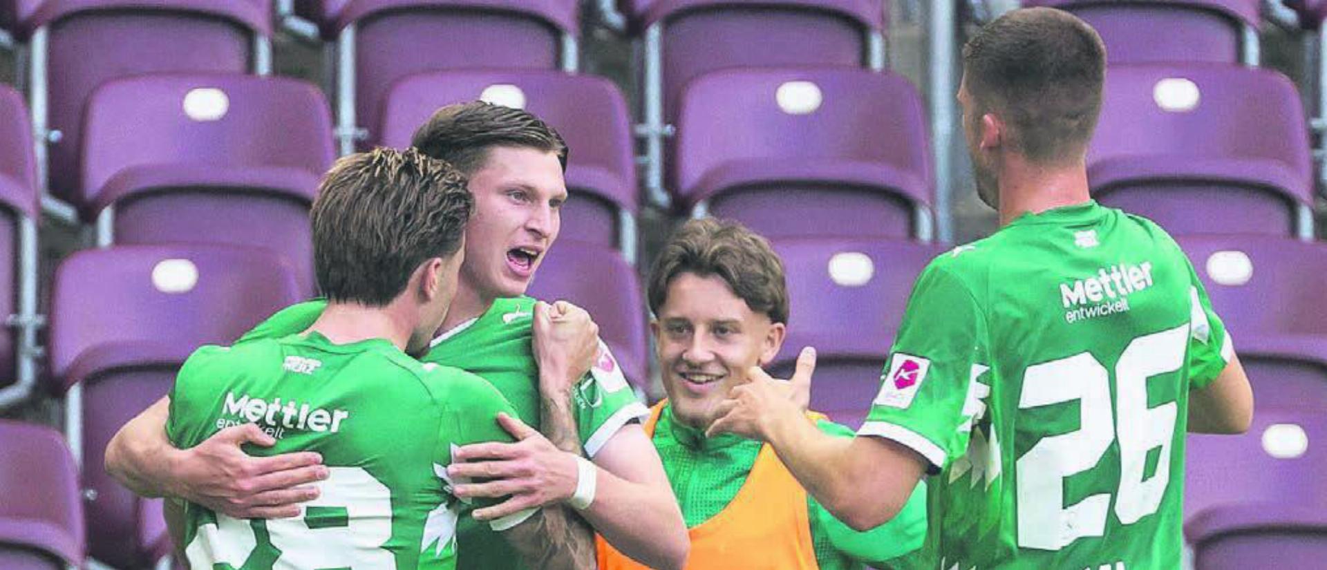 Fussball: Alessandro Vogt erzielt sein erstes Tor in der Super League und steht mit dem FC St. Gallen an der Spitze