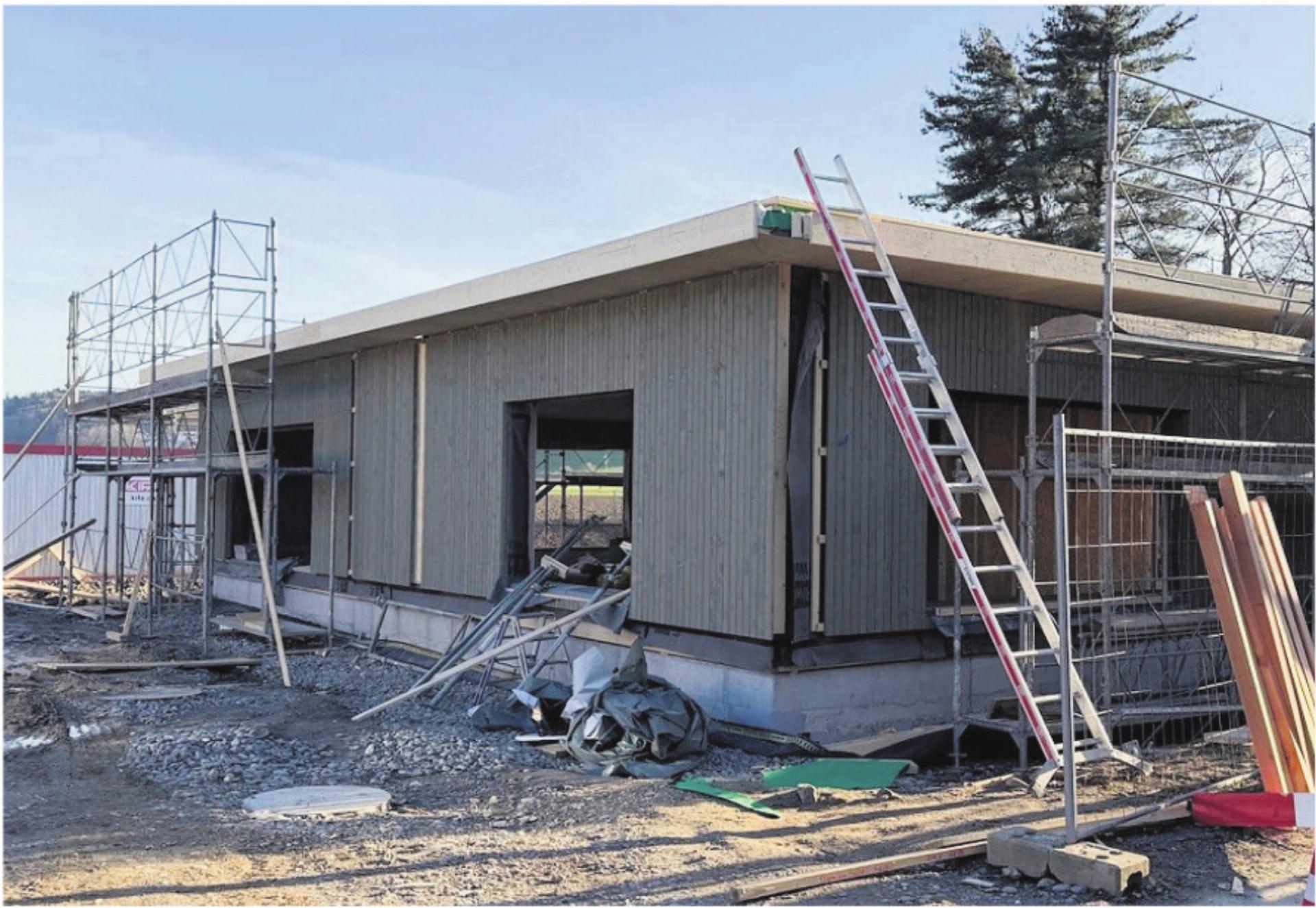 Aussenansicht des neuen Doppelkindergartens Farn. - Das Bild wird blockiert. – Möglicherweise durch einen aktiven Adblocker.