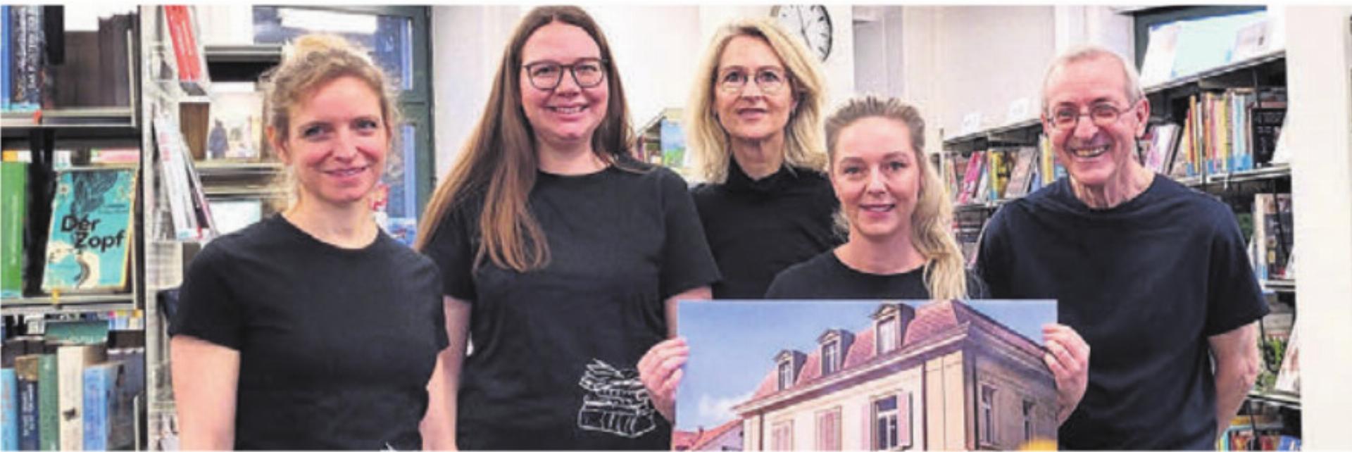 Das Leiterteam der Gemeindebibliothek Wohlen freut sich auf die Jubiläumstage. Bild: pd - Das Bild wird blockiert. – Möglicherweise durch einen aktiven Adblocker.